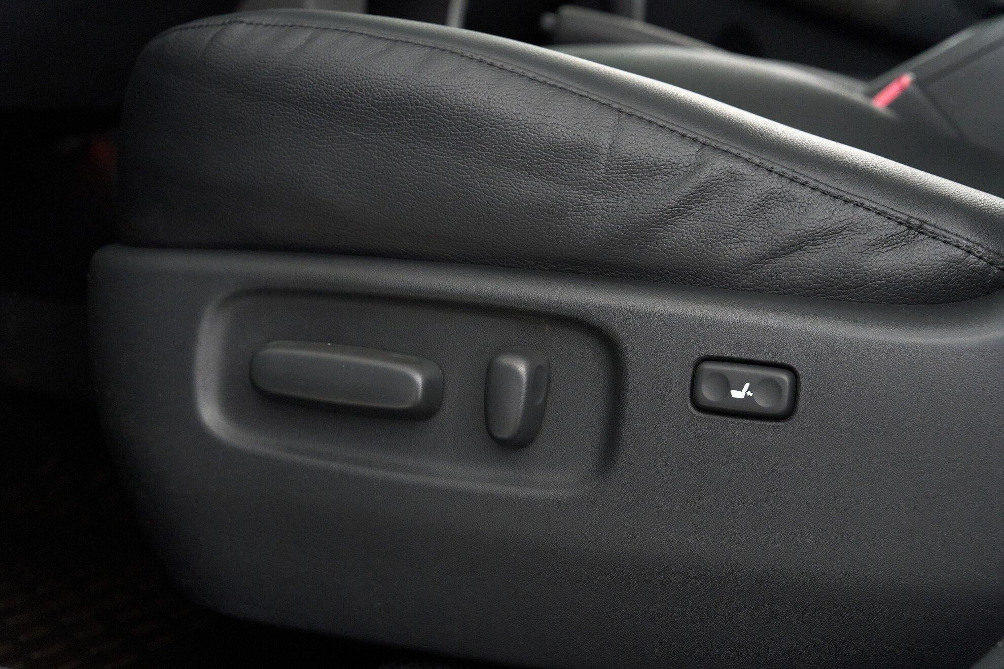 Toyota RAV4 2010, черный