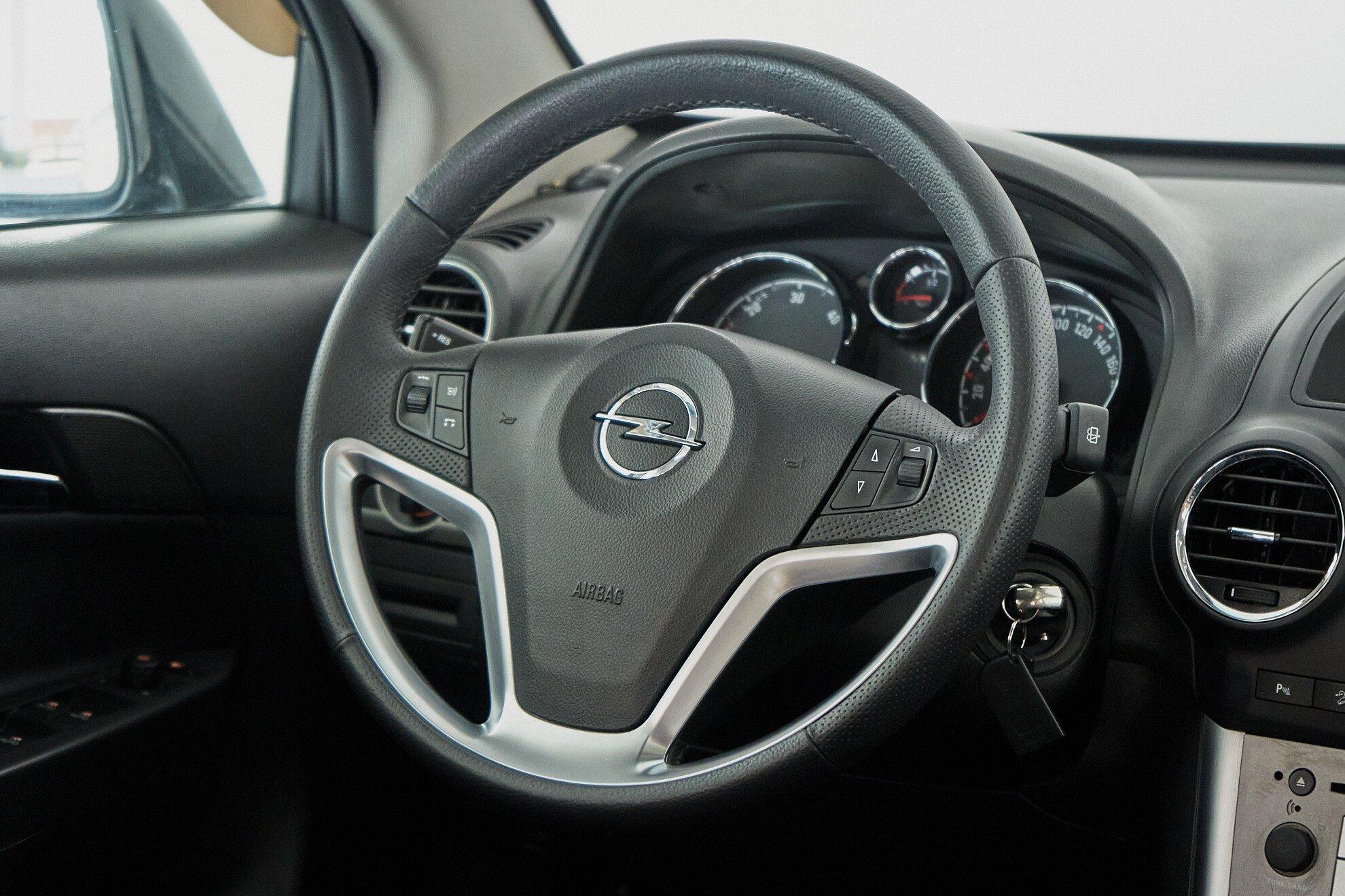 Opel Antara 2012, черный