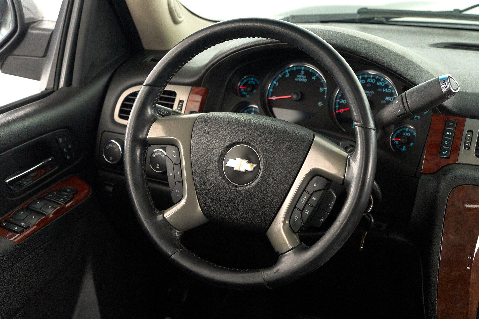 Chevrolet Tahoe 2013, черный
