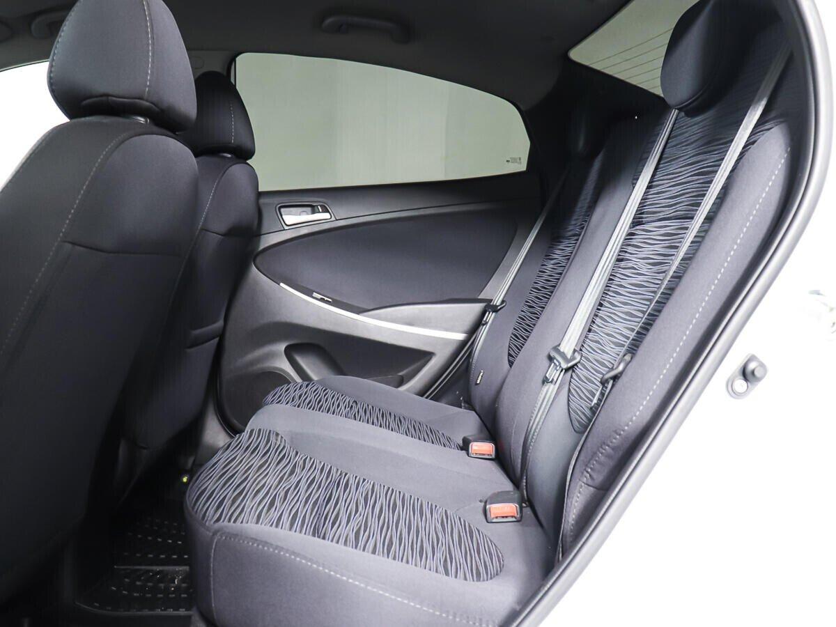Hyundai Solaris 2016, белый
