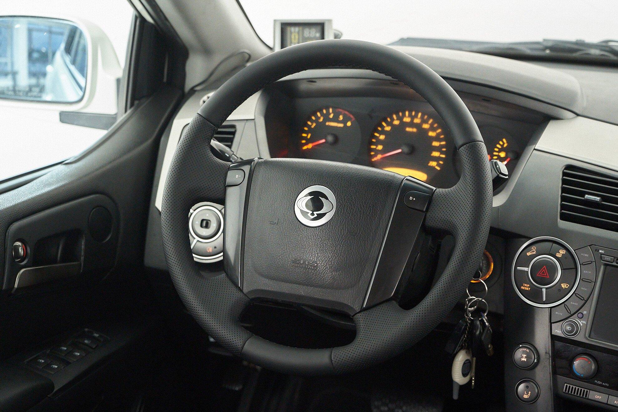 SsangYong Kyron 2013, белый