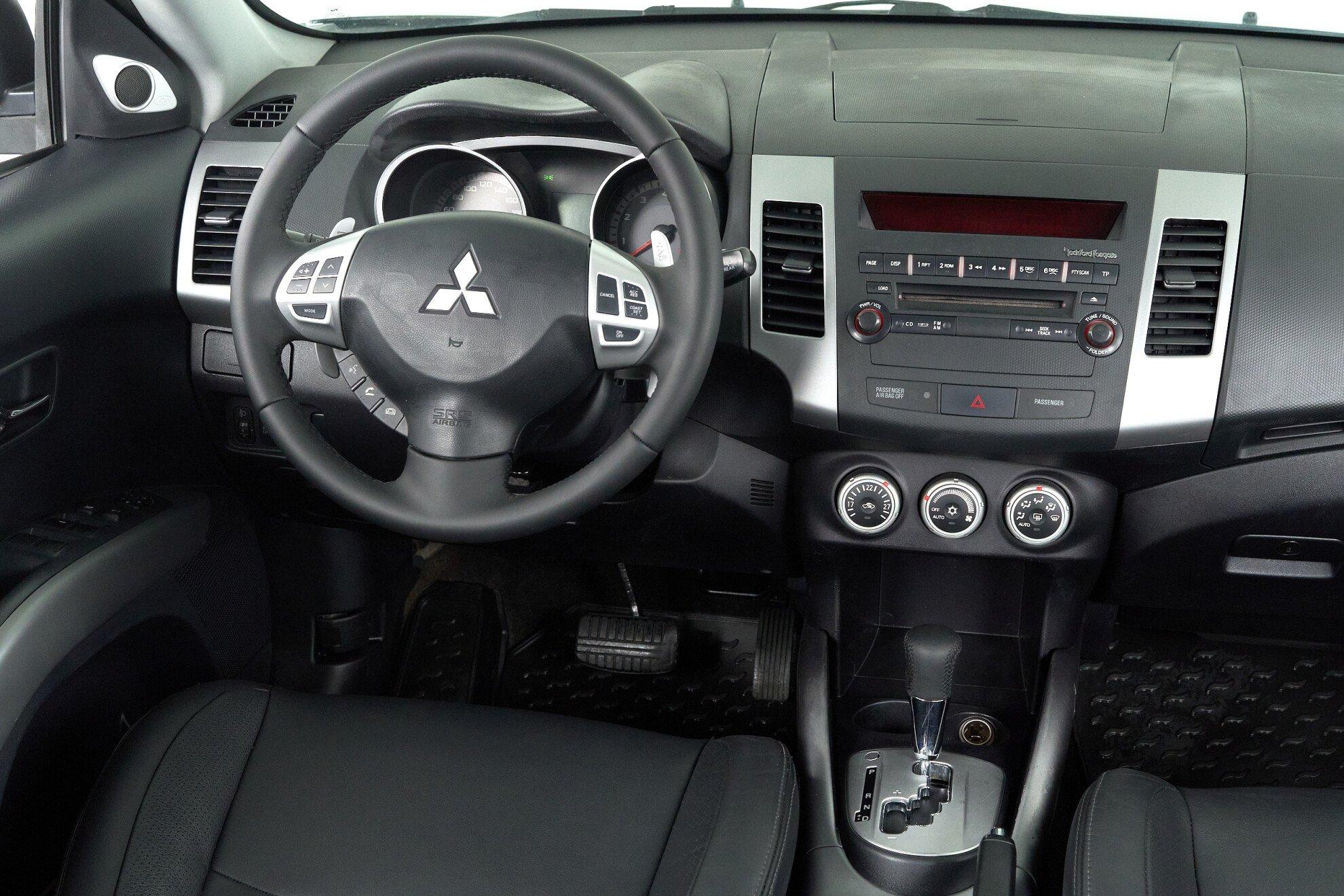 Mitsubishi Outlander 2008, черный