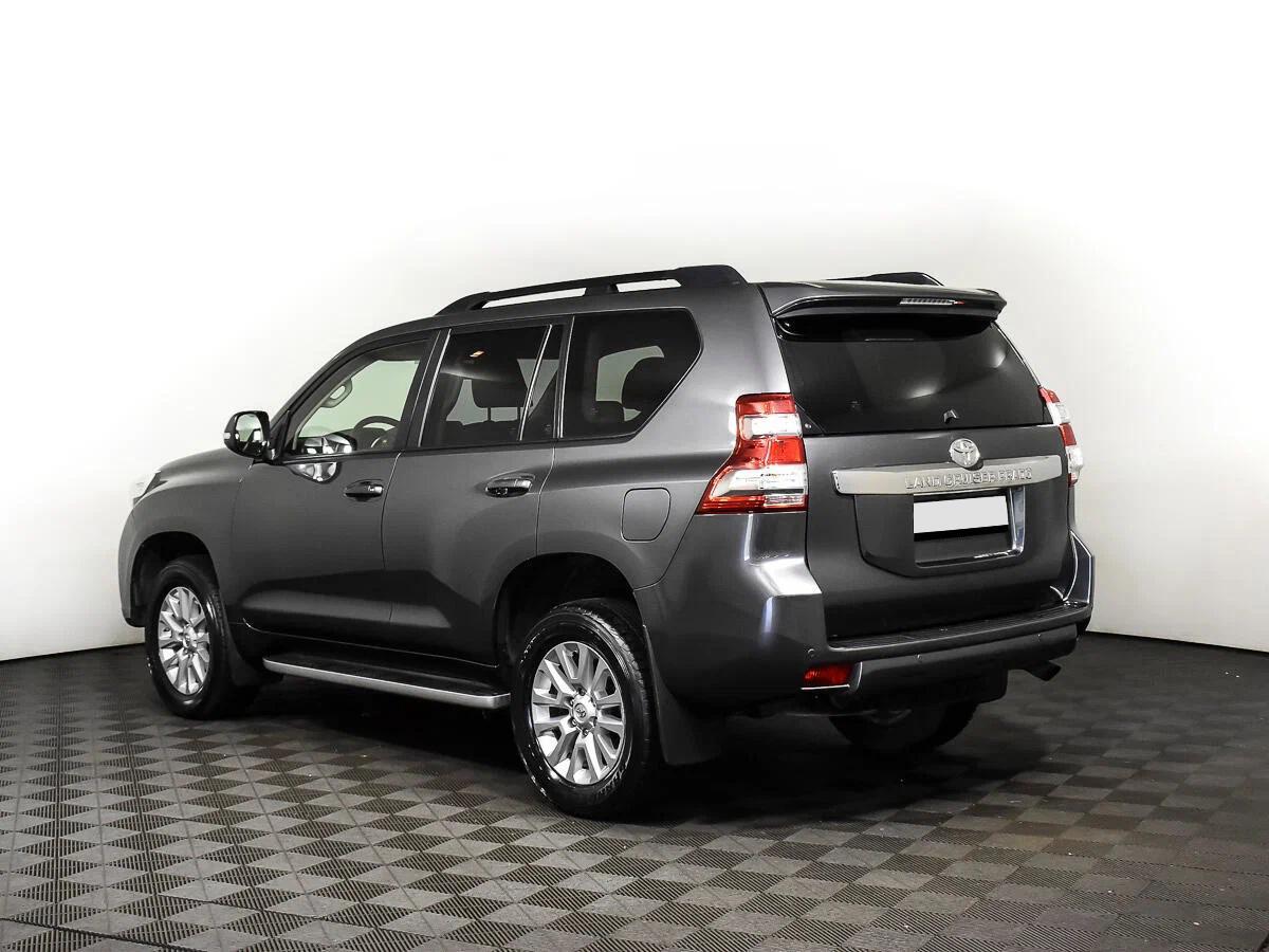 Toyota Land Cruiser Prado 2017, серый