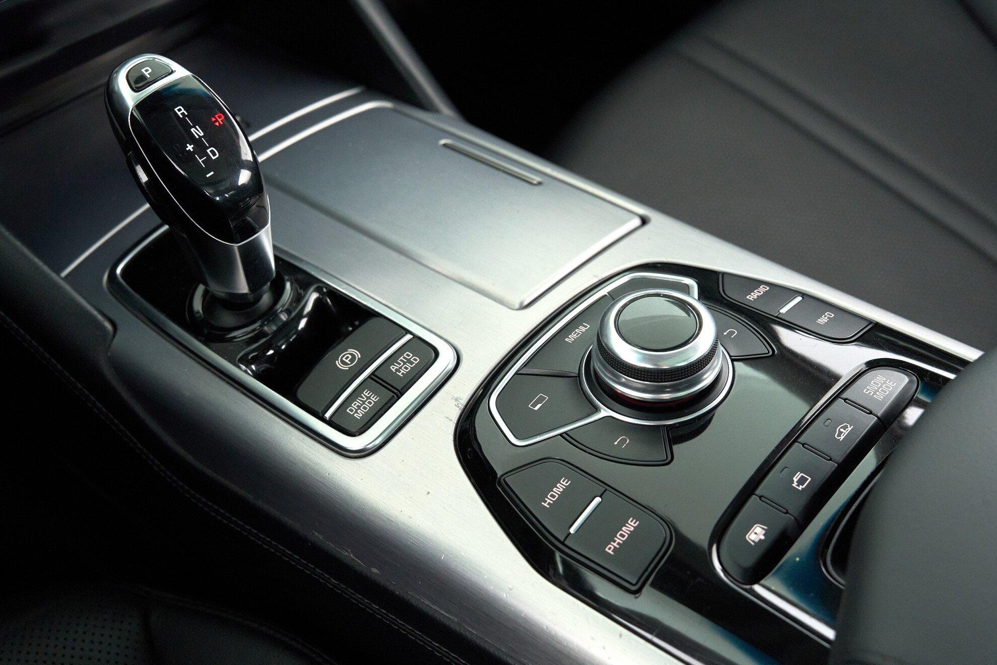 Kia Quoris 2015, черный