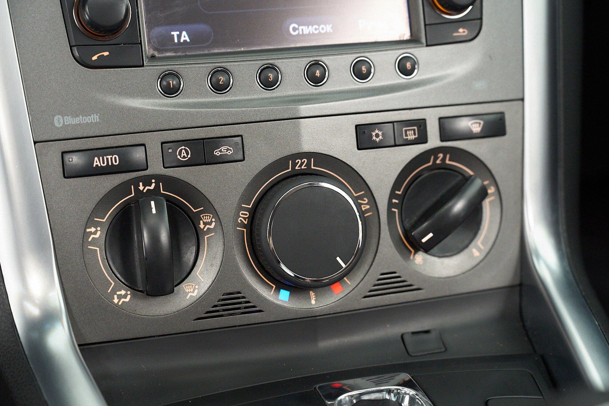 Opel Antara 2013, черный