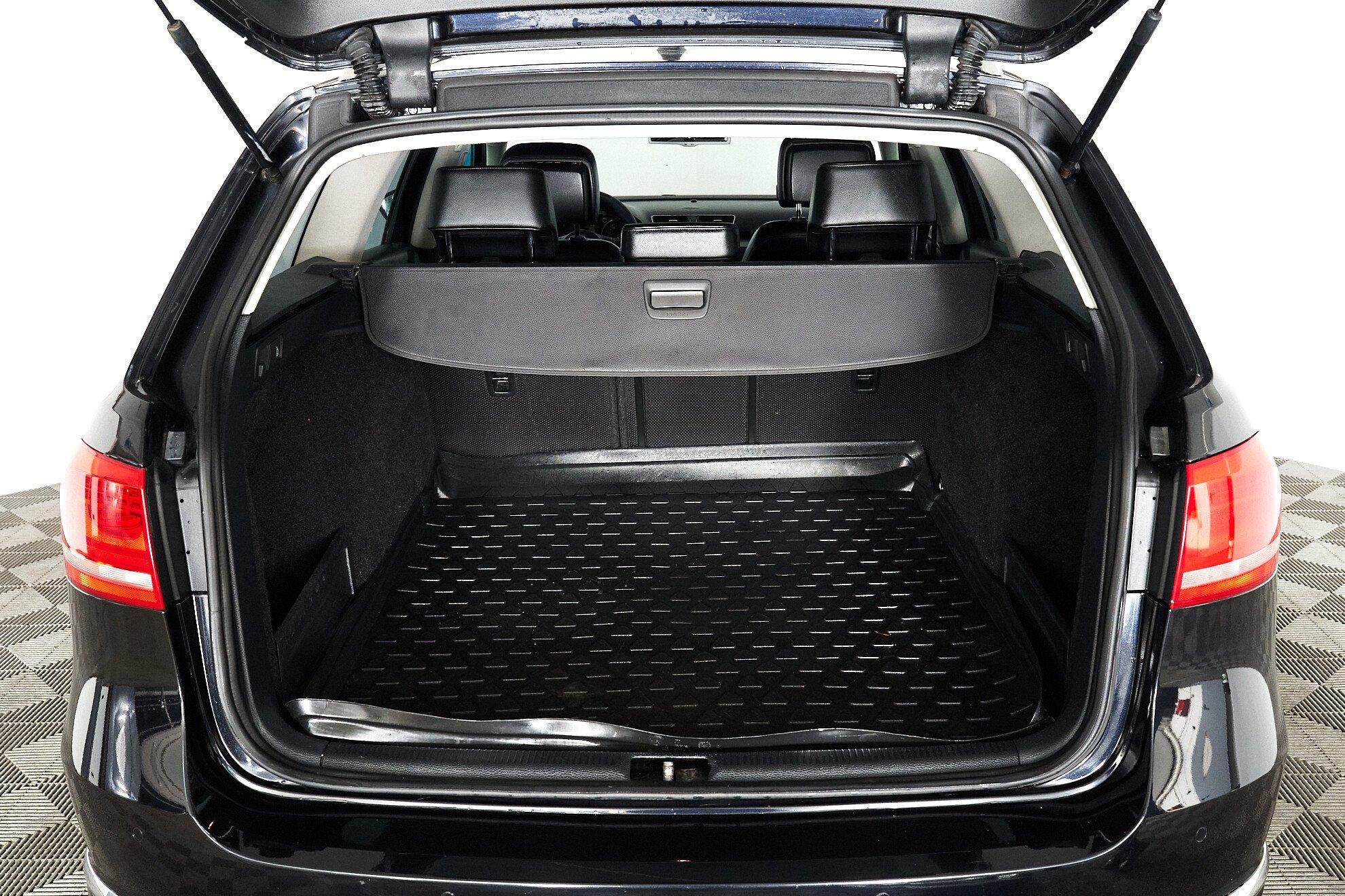 Volkswagen Passat 2011, черный