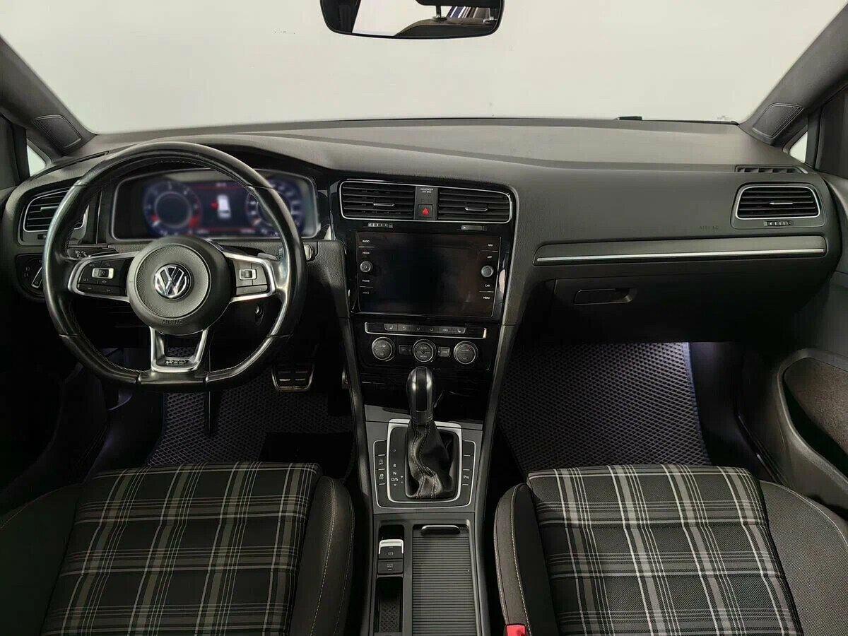 Volkswagen Golf 2019, синий