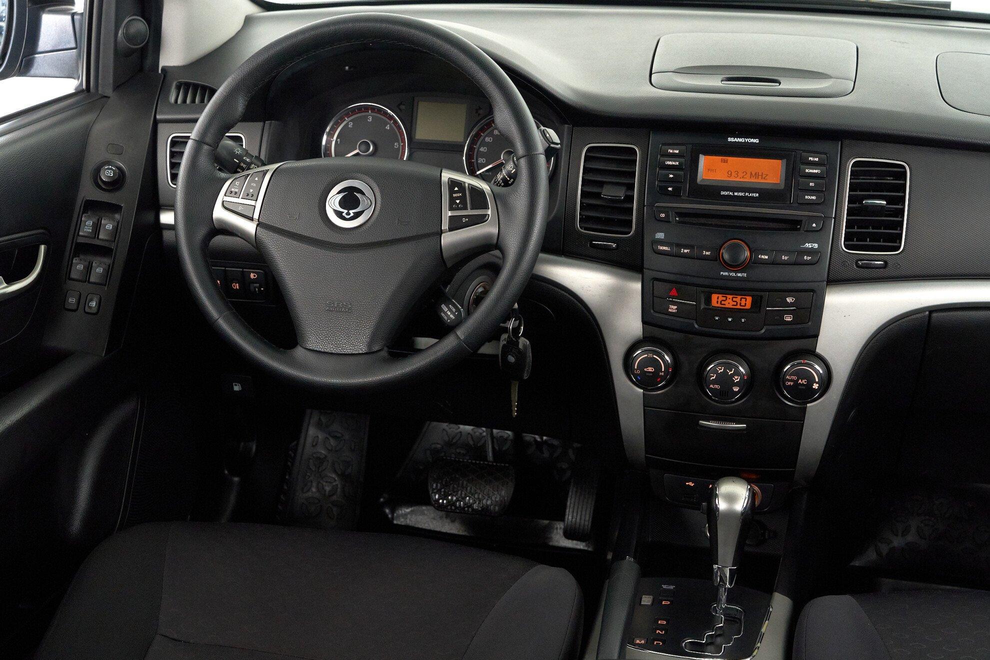 SsangYong Actyon 2011, черный