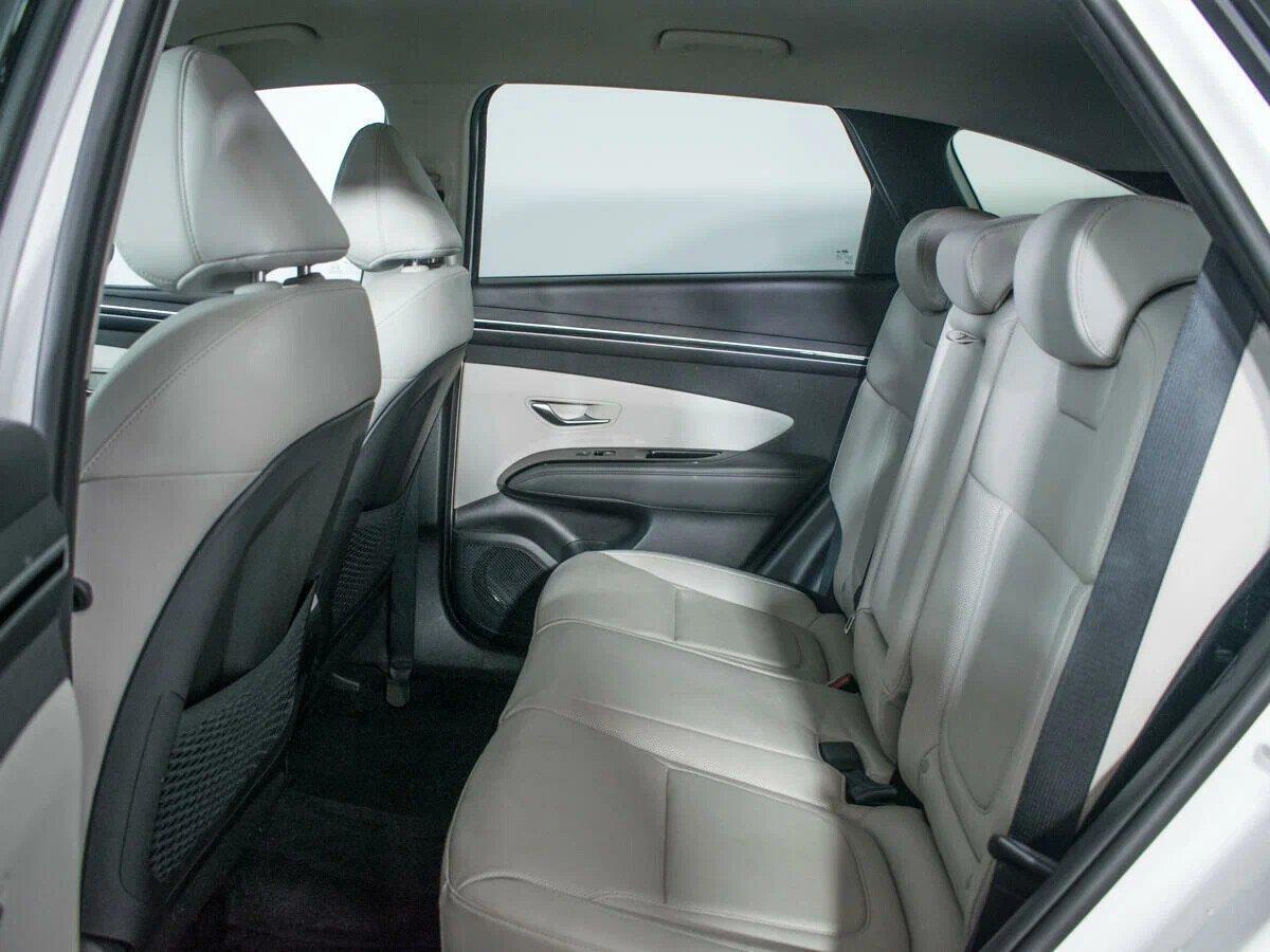 Hyundai Tucson 2021, белый