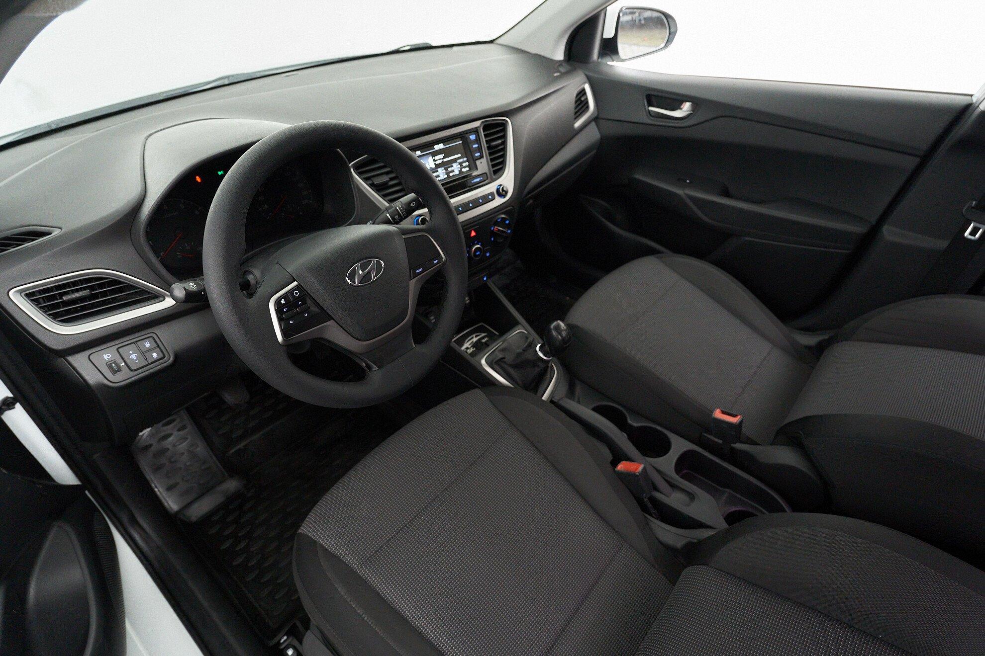 Hyundai Solaris 2019, белый