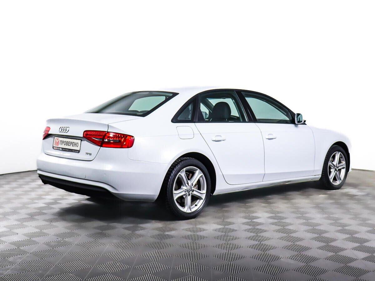Audi A4 2015, белый