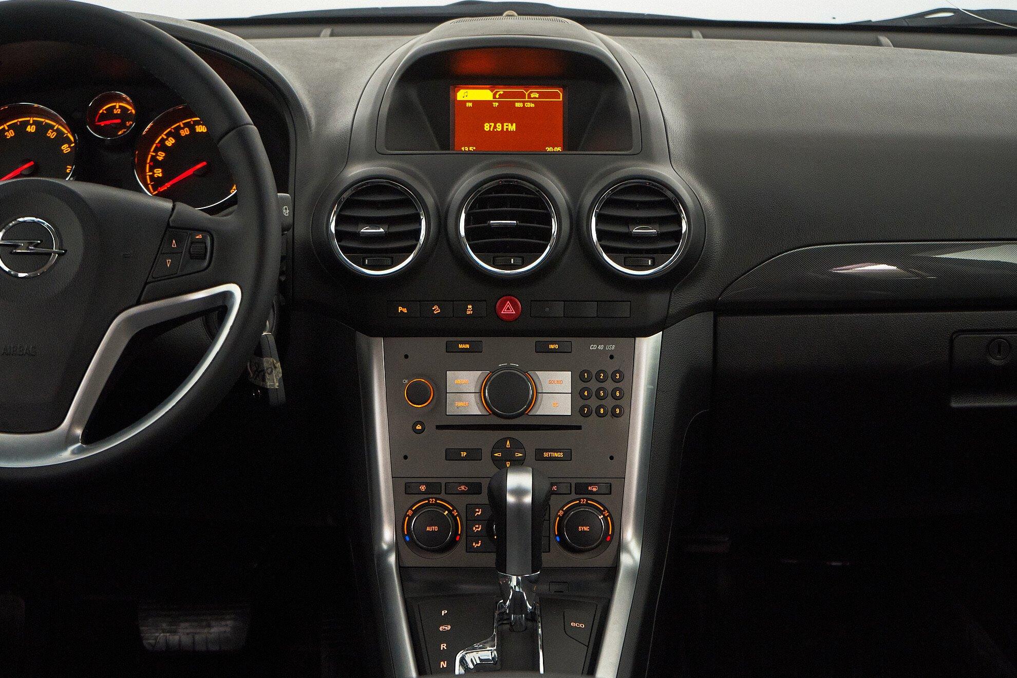 Opel Antara 2014, черный