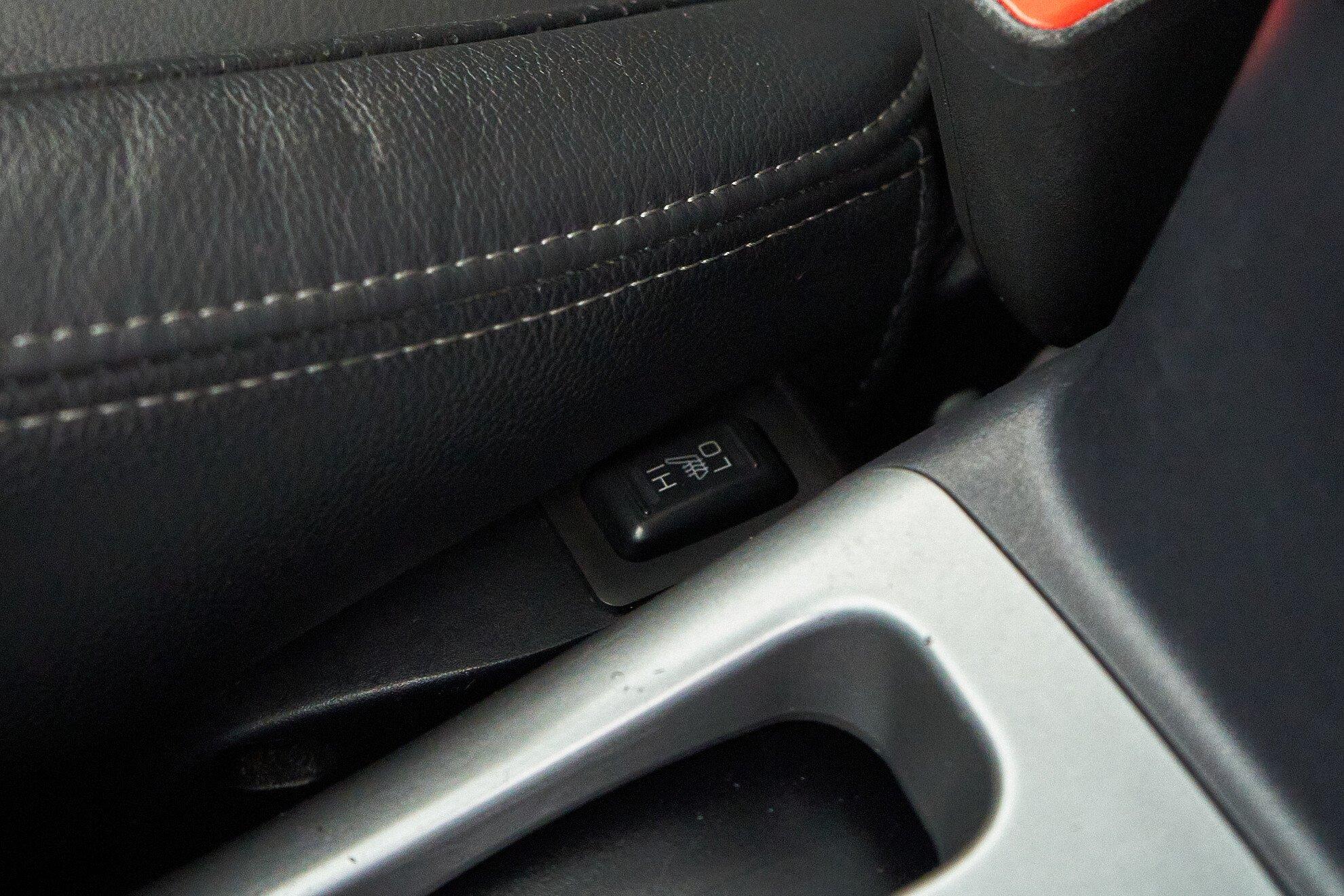 Mitsubishi Outlander 2011, коричневый