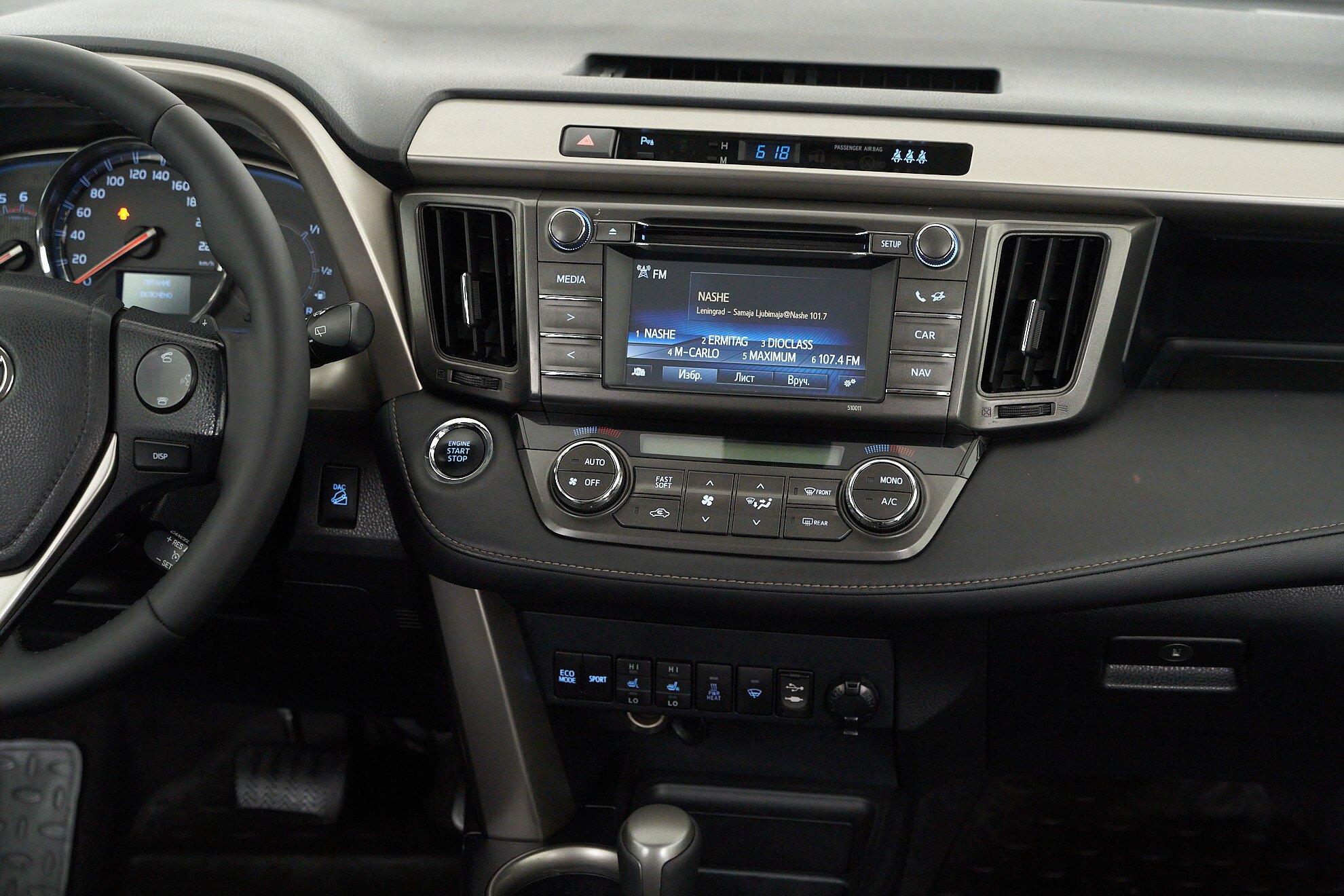 Toyota RAV4 2013, черный