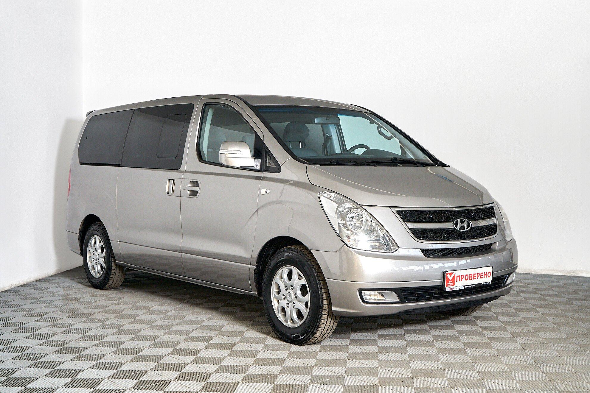 Hyundai Grand Starex 2010, серебряный
