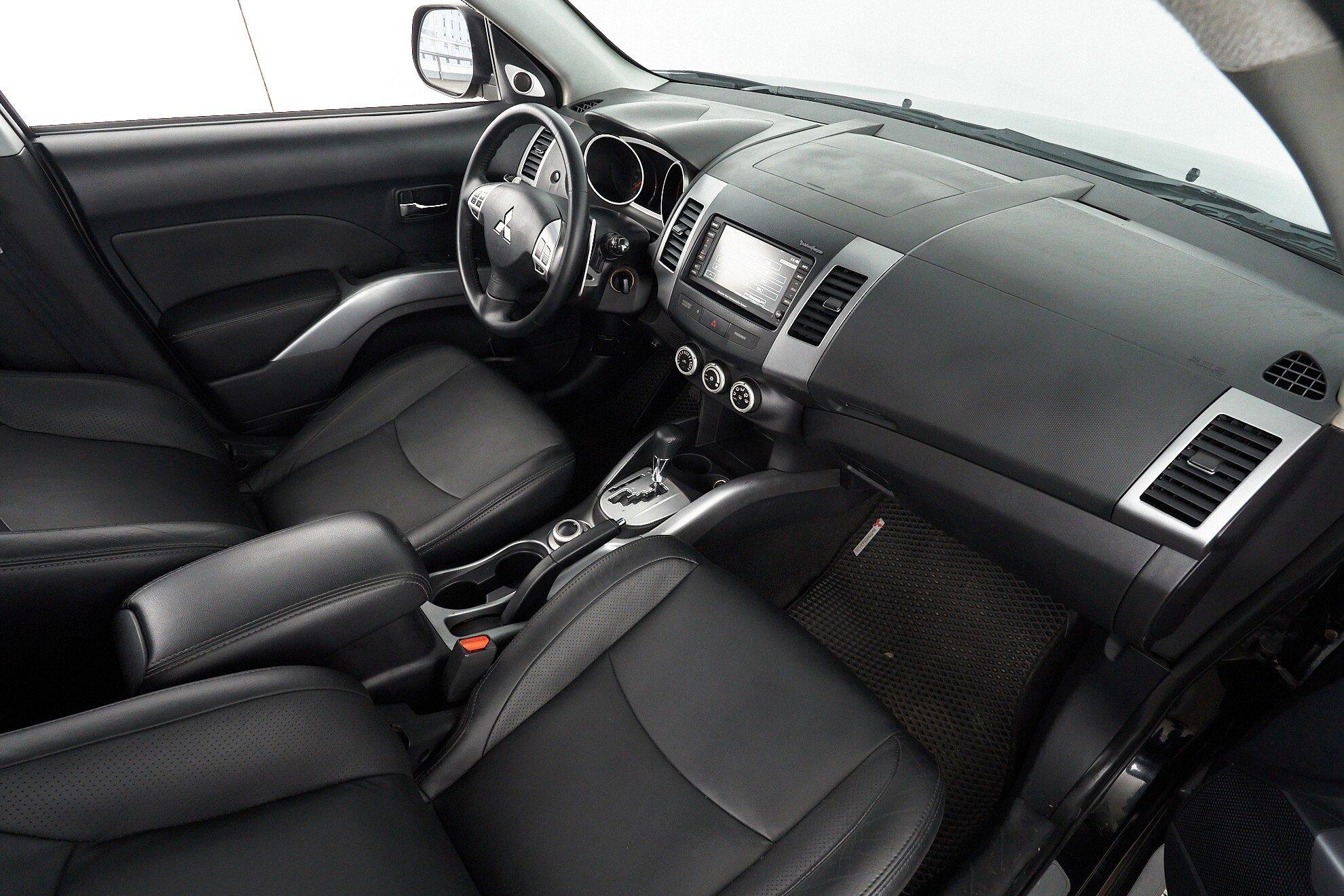 Mitsubishi Outlander 2008, черный