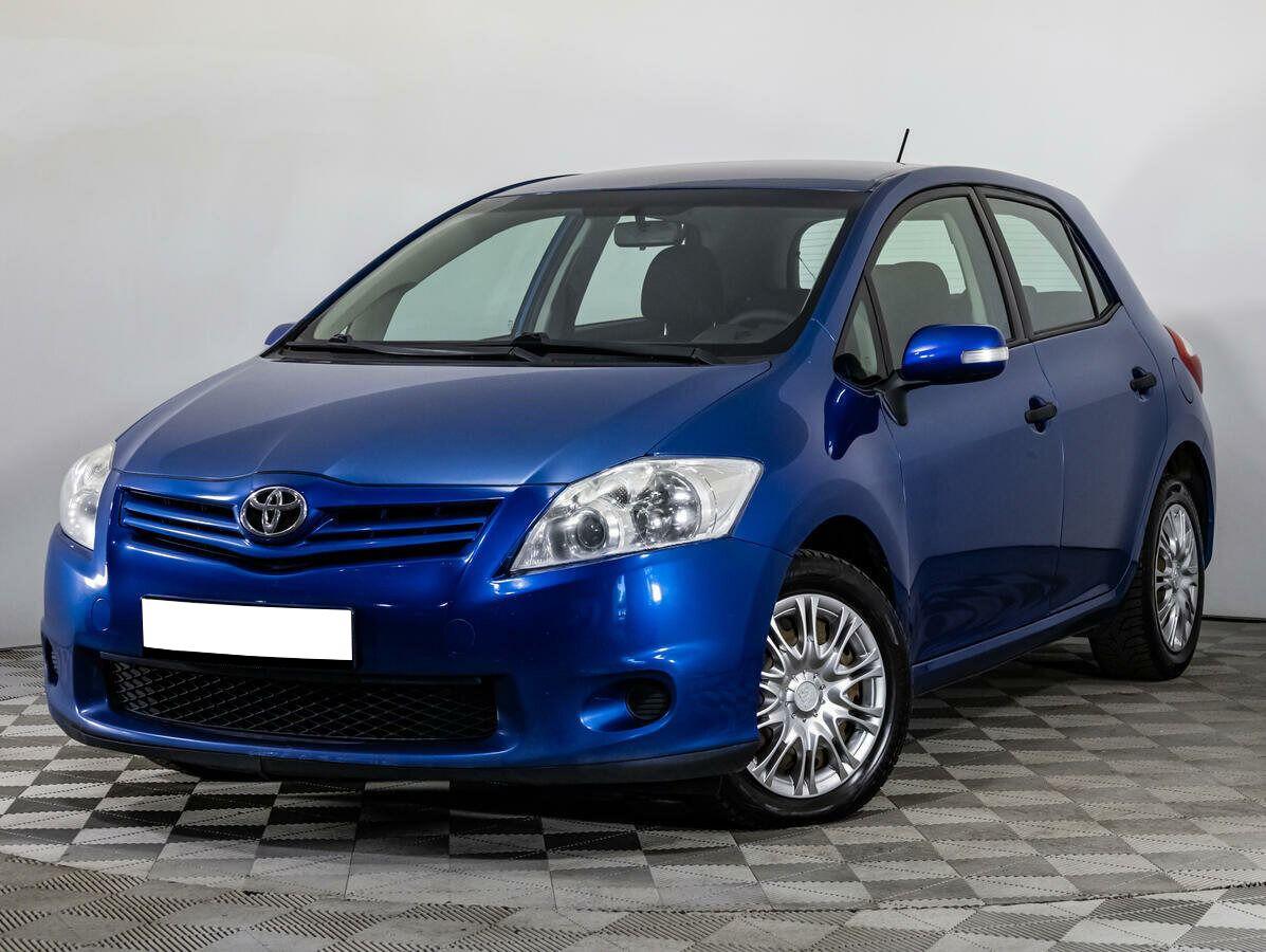 Toyota Auris 2012, белый
