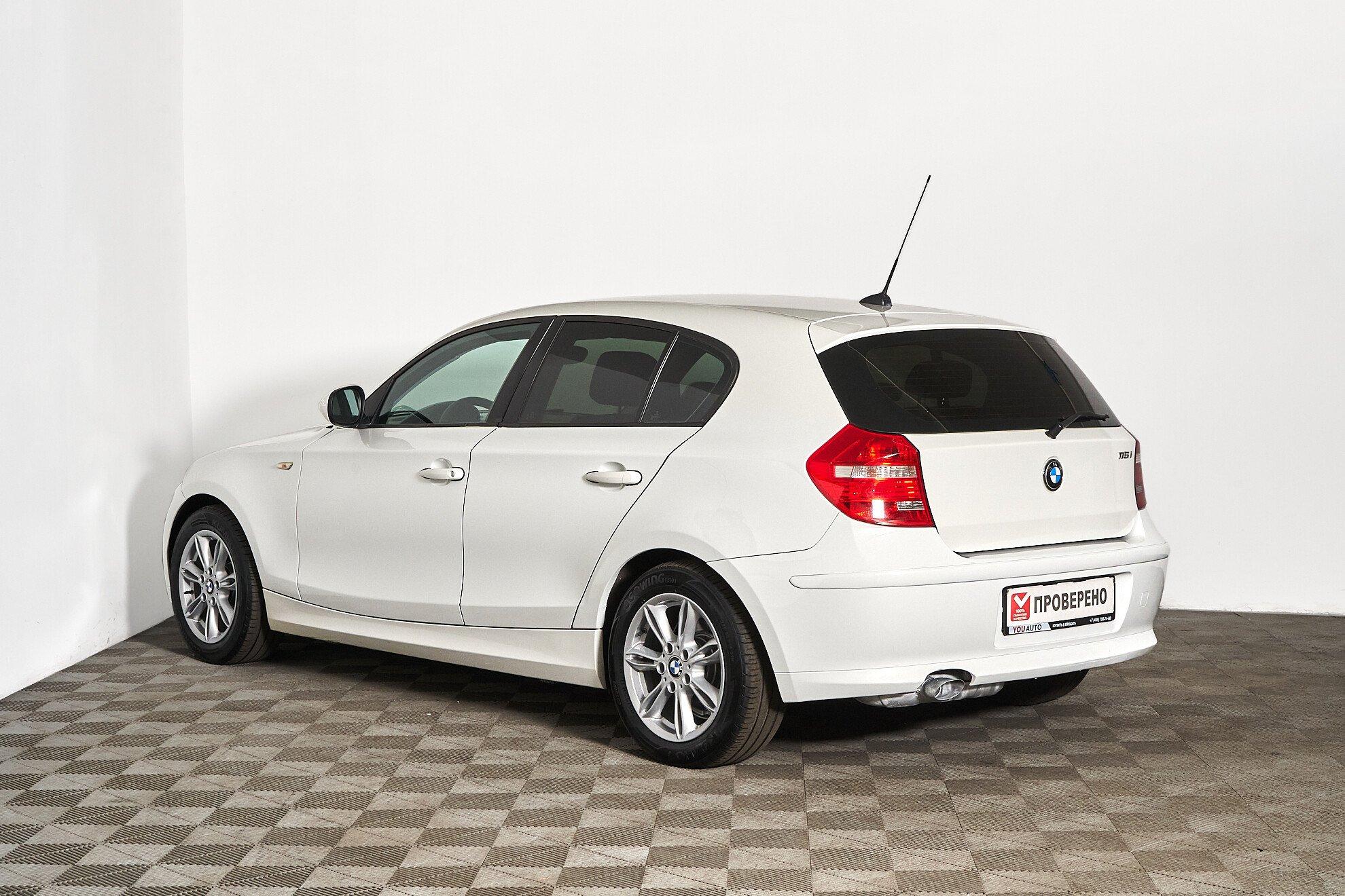 BMW 1 серии 2011, белый