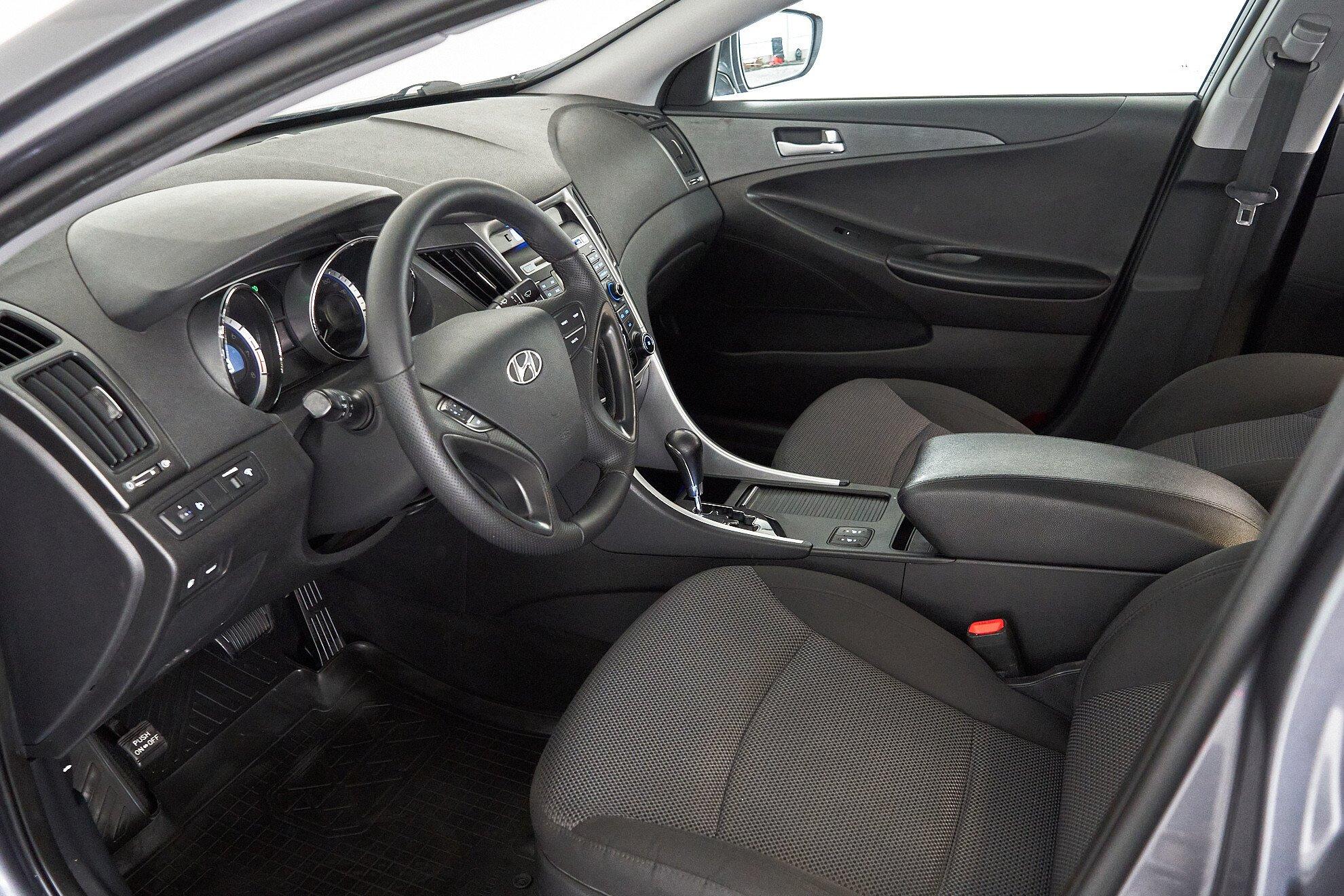 Hyundai Sonata 2012, серый