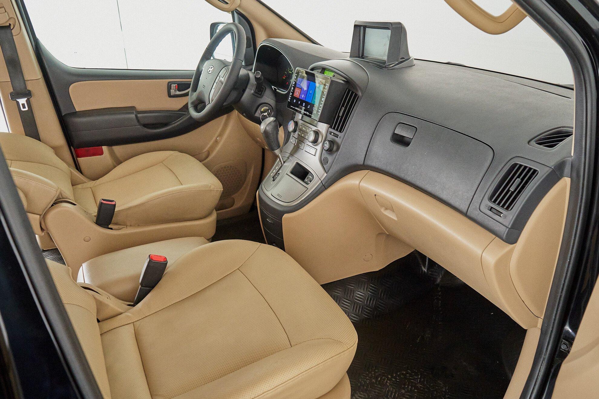 Hyundai Grand Starex 2012, черный