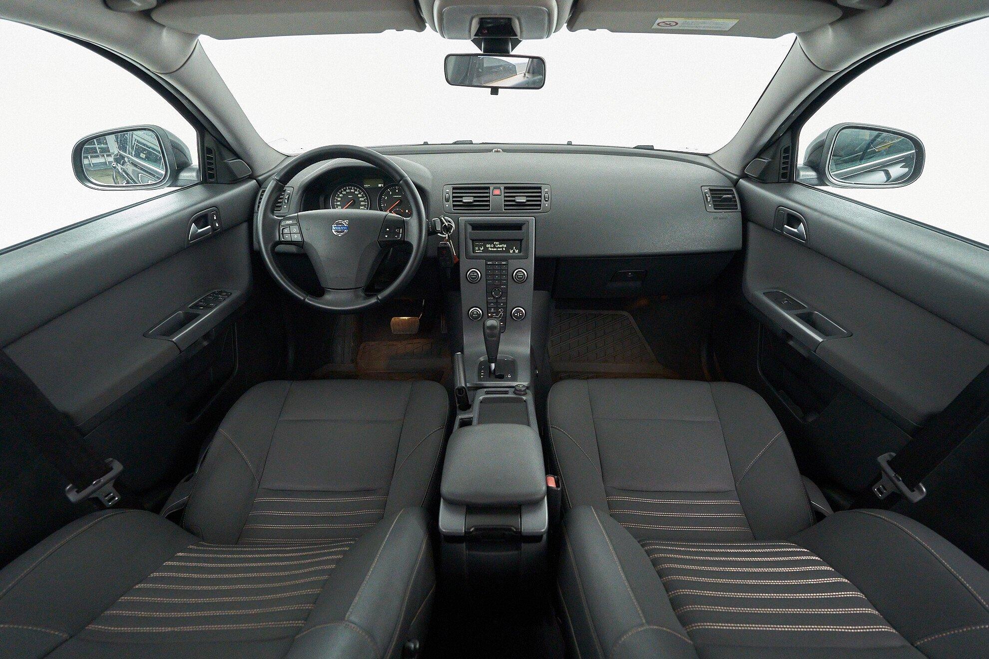 Volvo S40 2012, черный