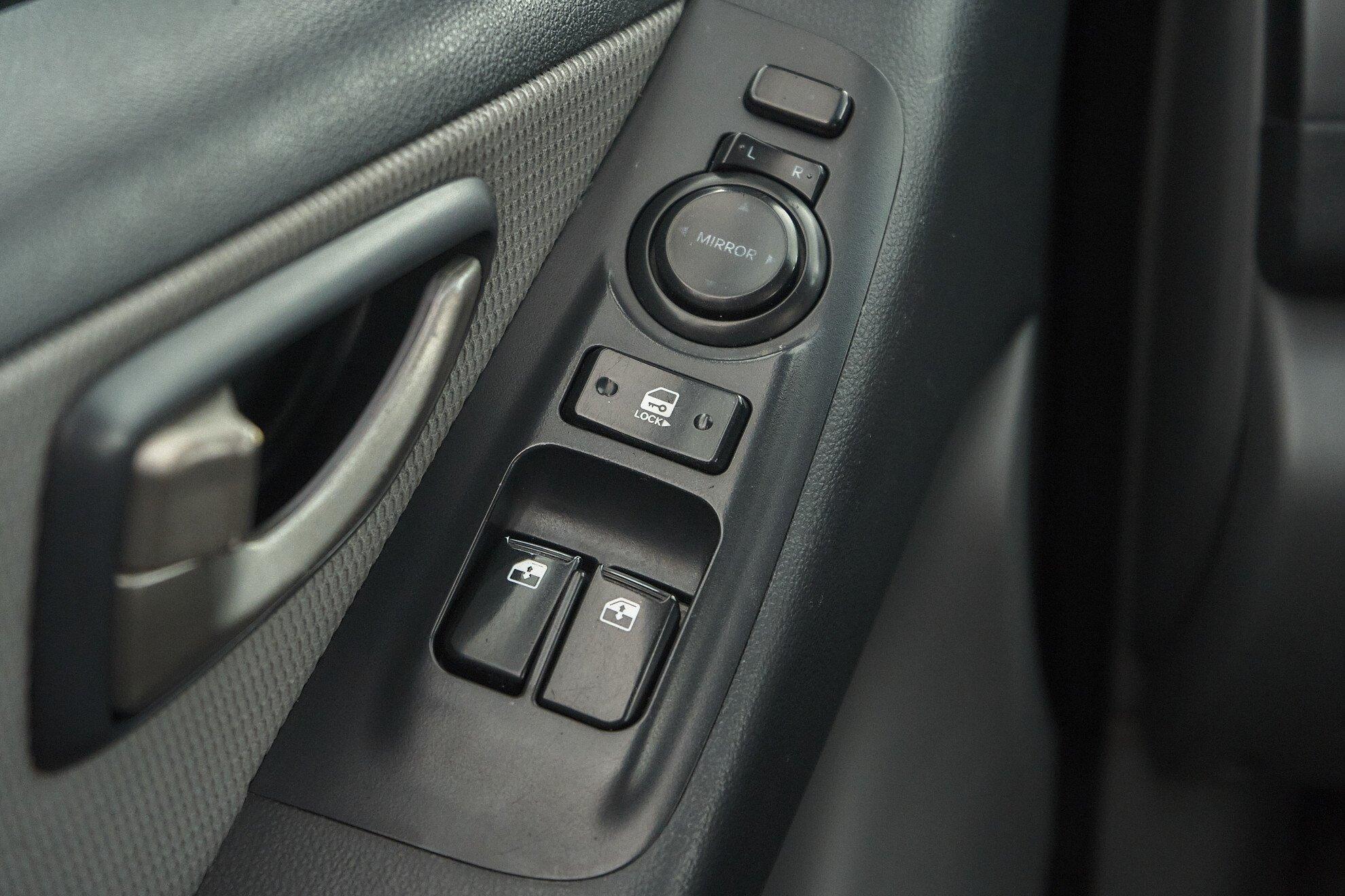 Hyundai Grand Starex 2013, серебряный