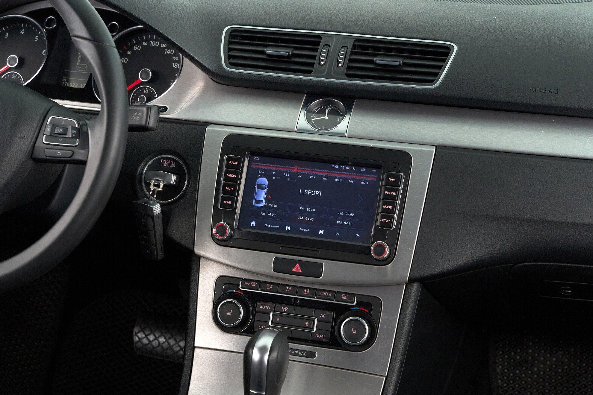 Volkswagen Passat CC 2011, серый