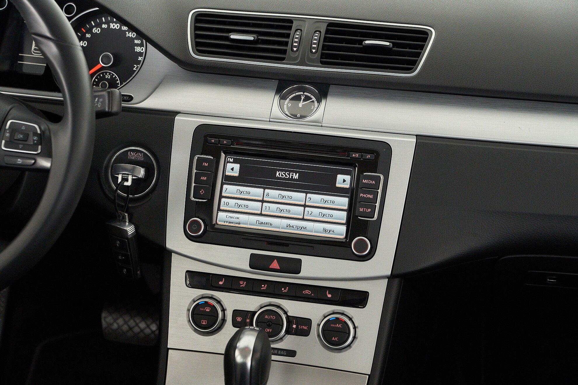 Volkswagen Passat CC 2012, черный
