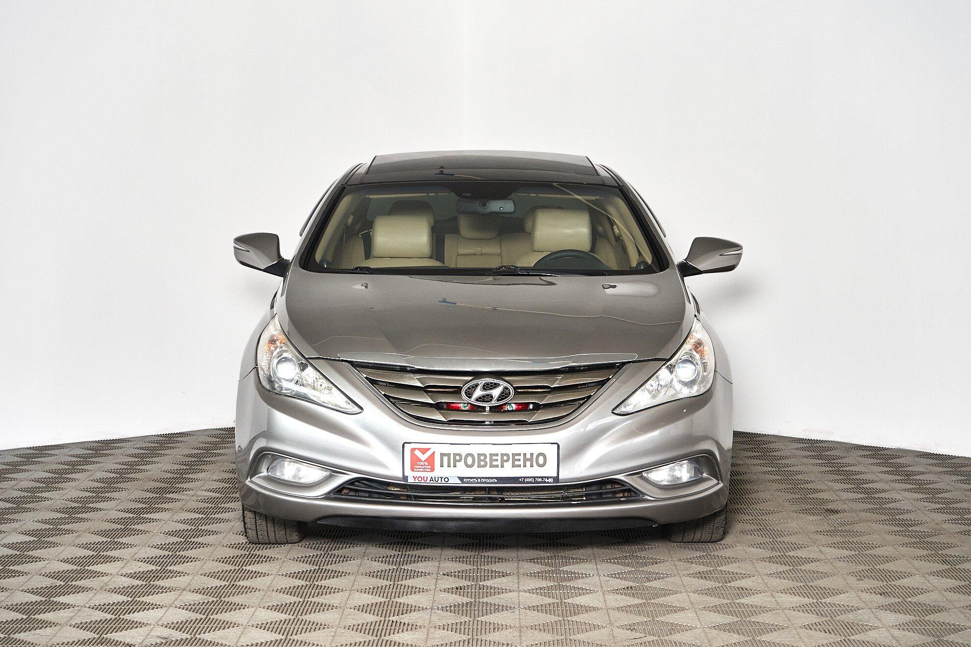 Hyundai Sonata 2010, серый