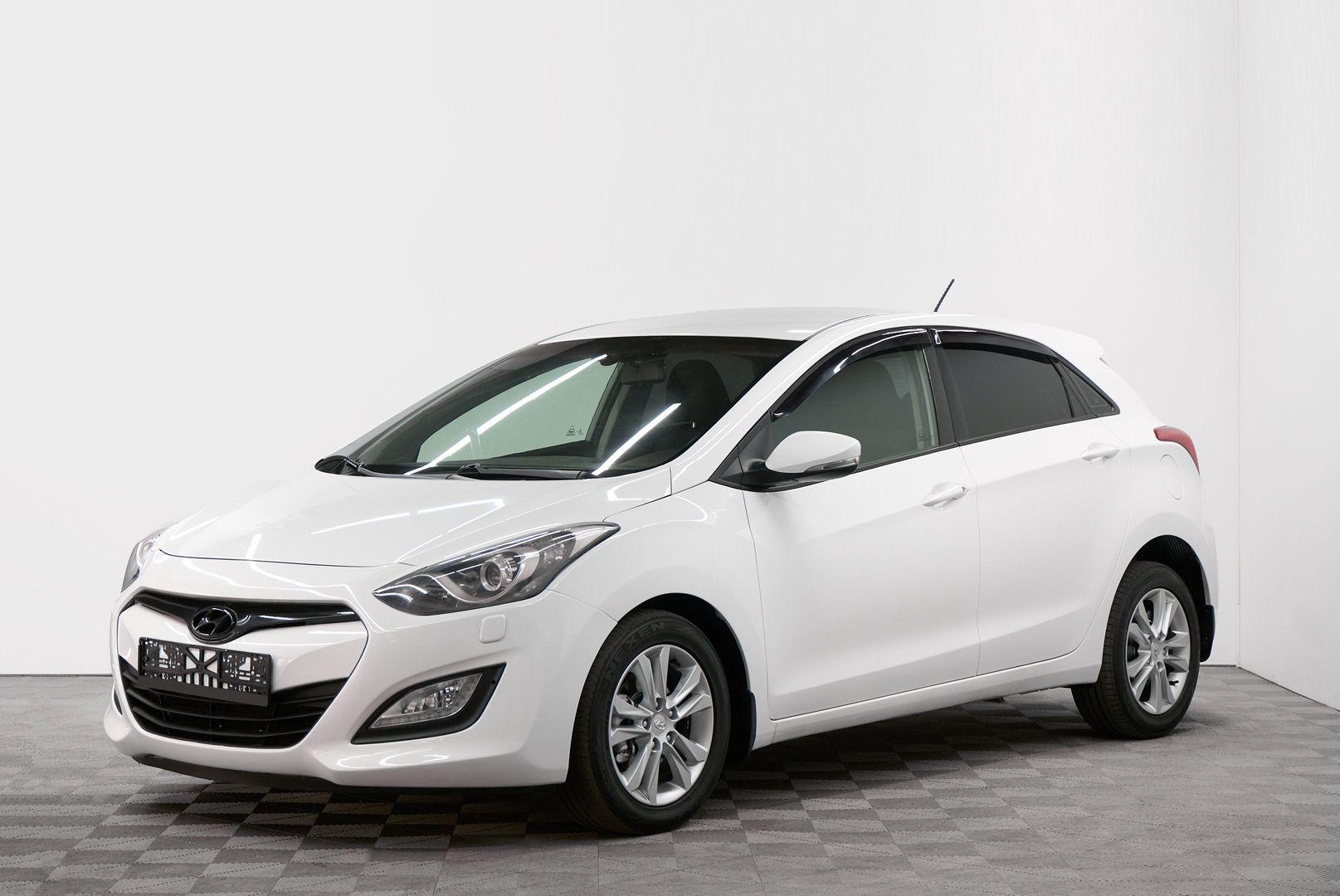 Hyundai i30 2012, белый