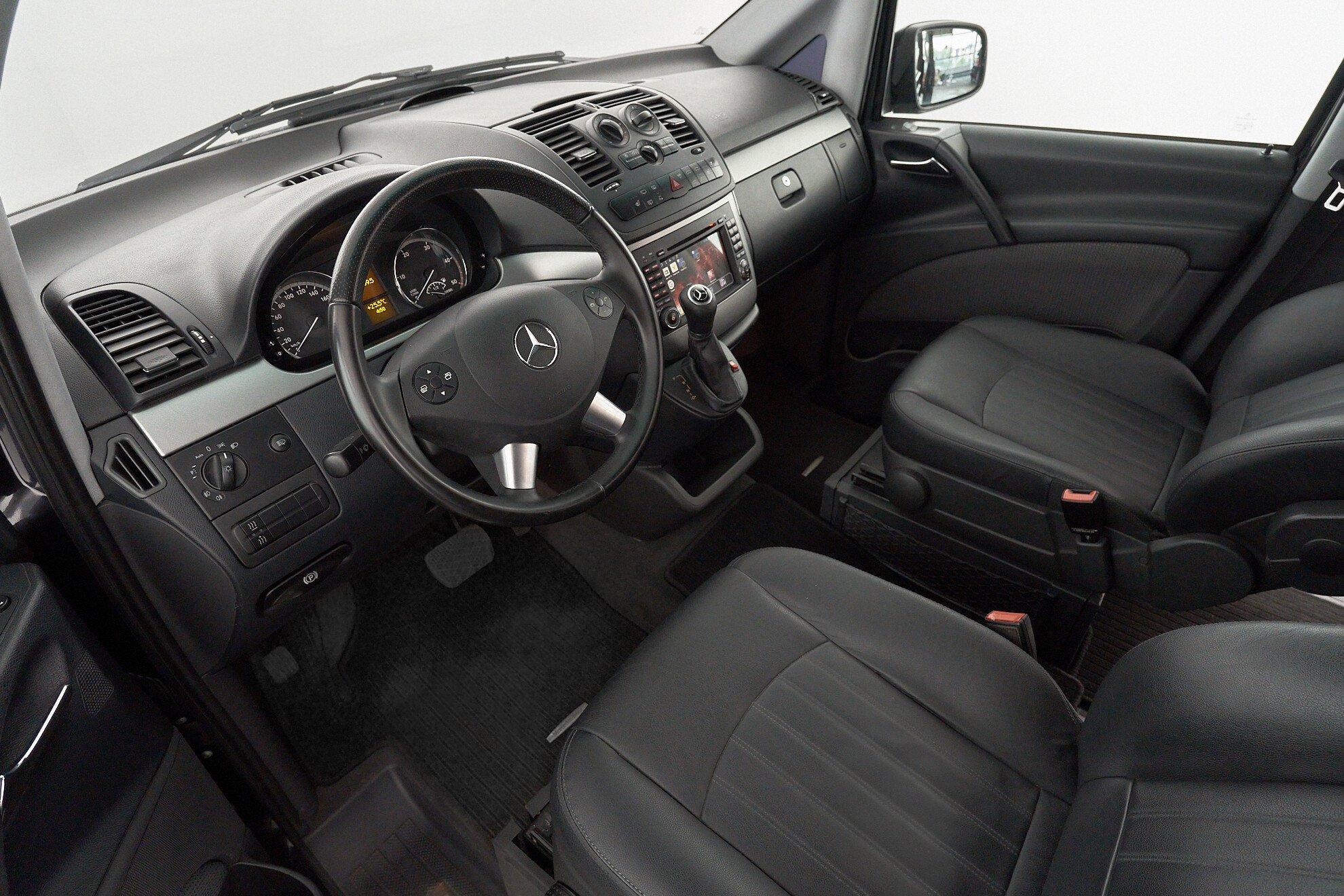 Mercedes-Benz Viano 2012, черный