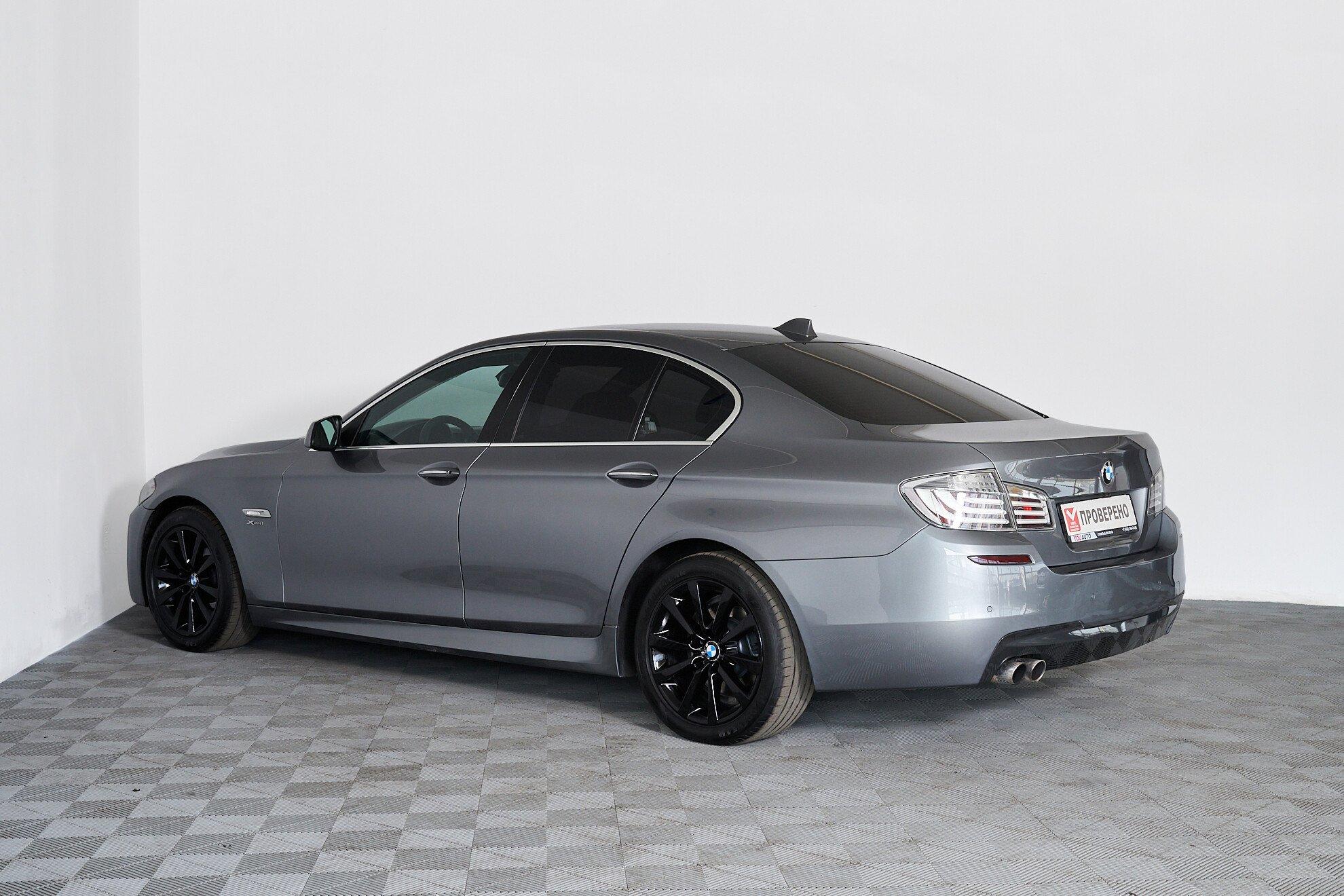 BMW 5 серии 2012, серый