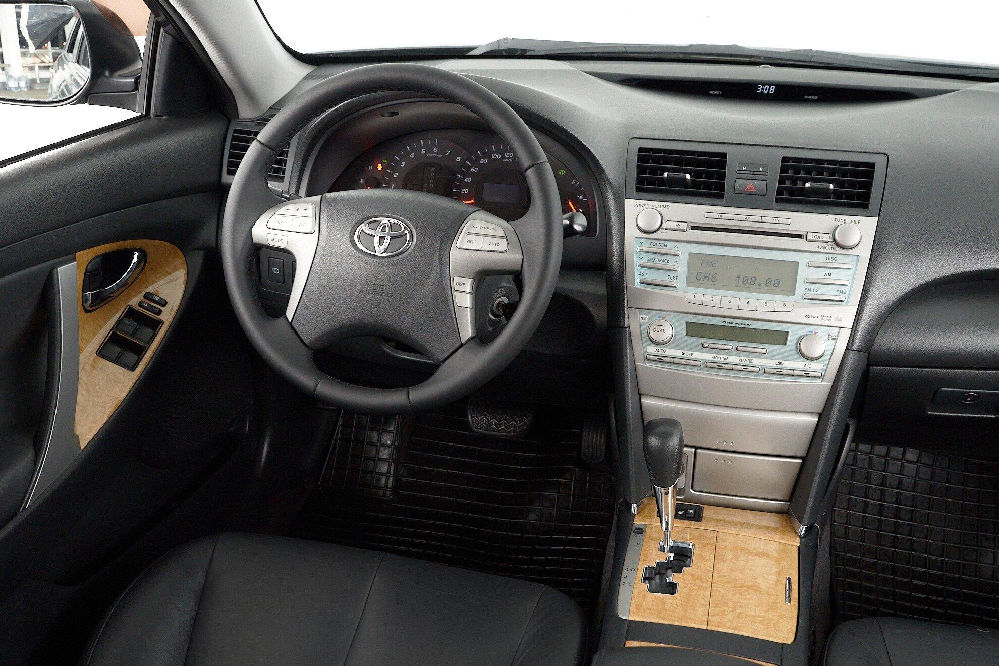 Toyota Camry 2008, серый