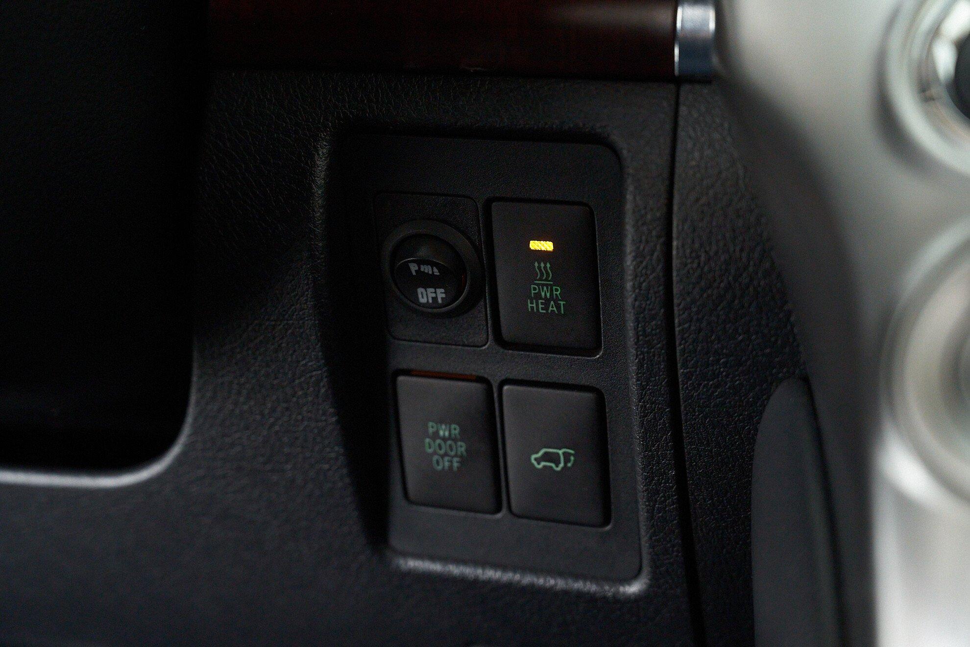 Toyota Land Cruiser 2014, черный