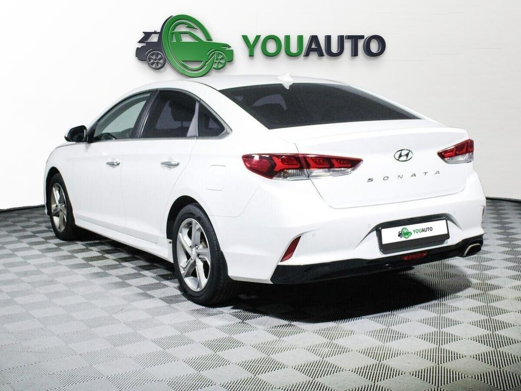 Hyundai Sonata 2018, белый