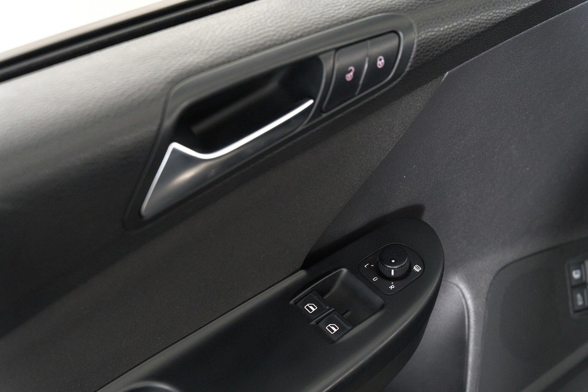 Volkswagen Passat 2010, черный