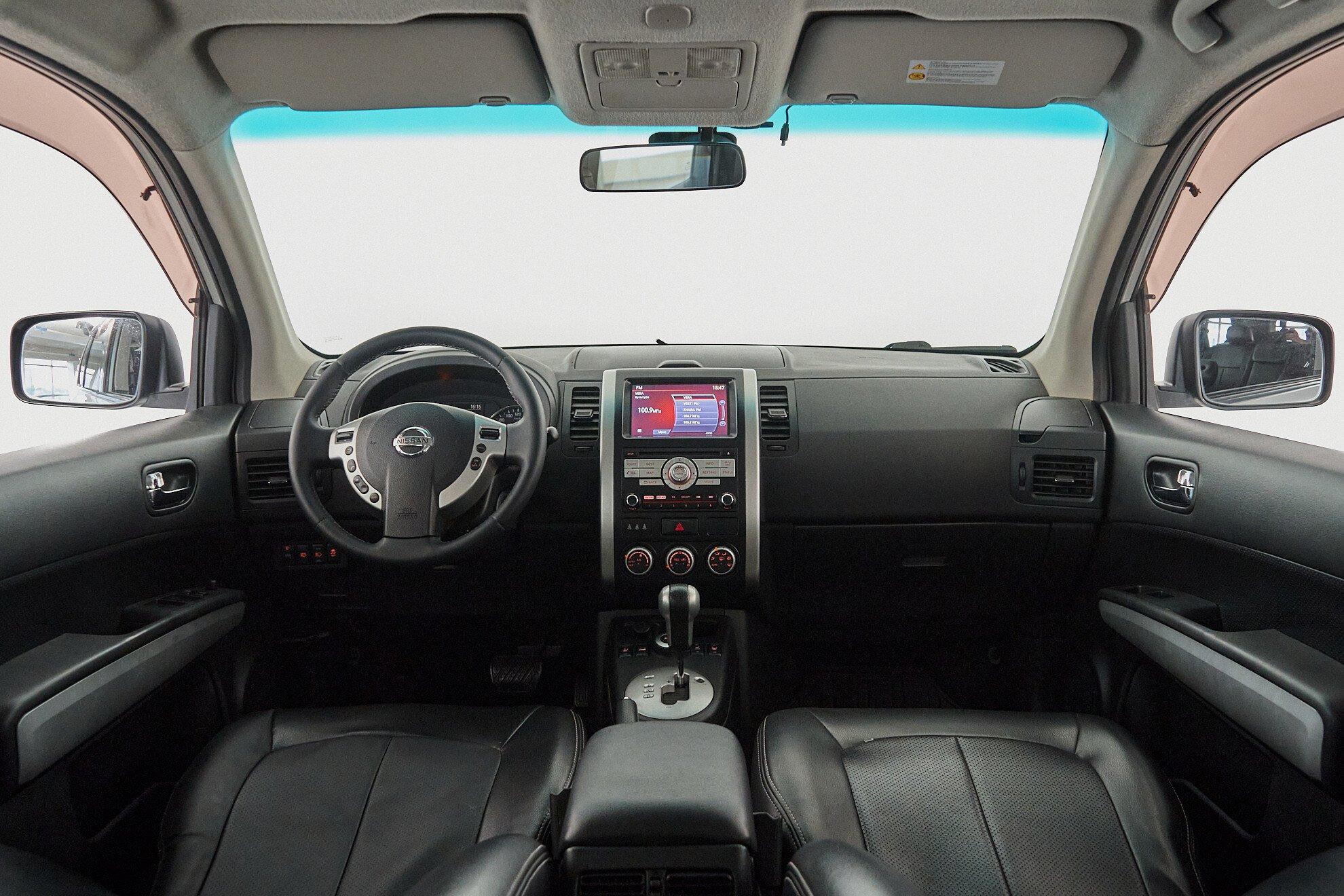 Nissan X-Trail 2011, серебряный
