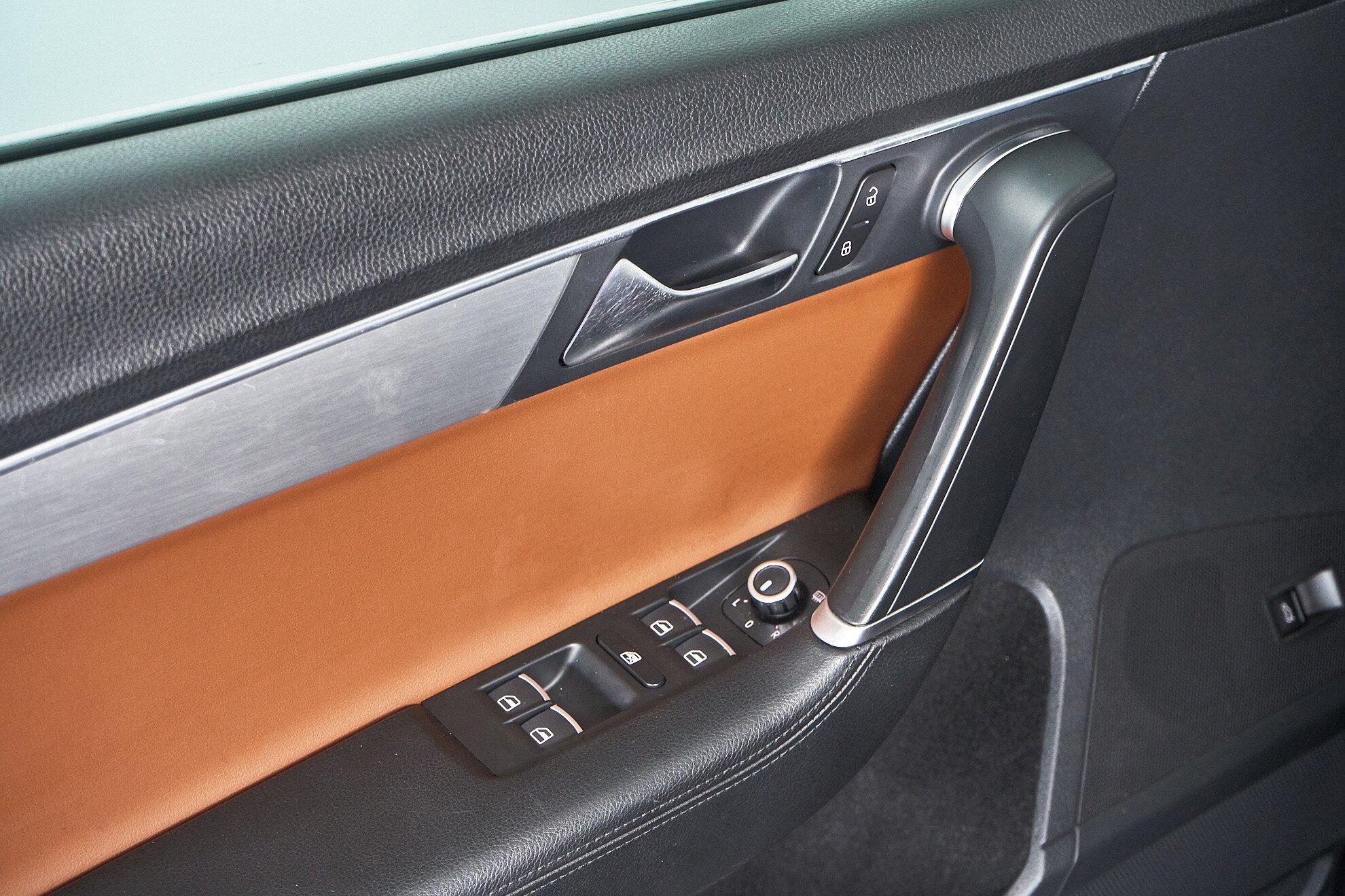 Volkswagen Passat 2012, серый