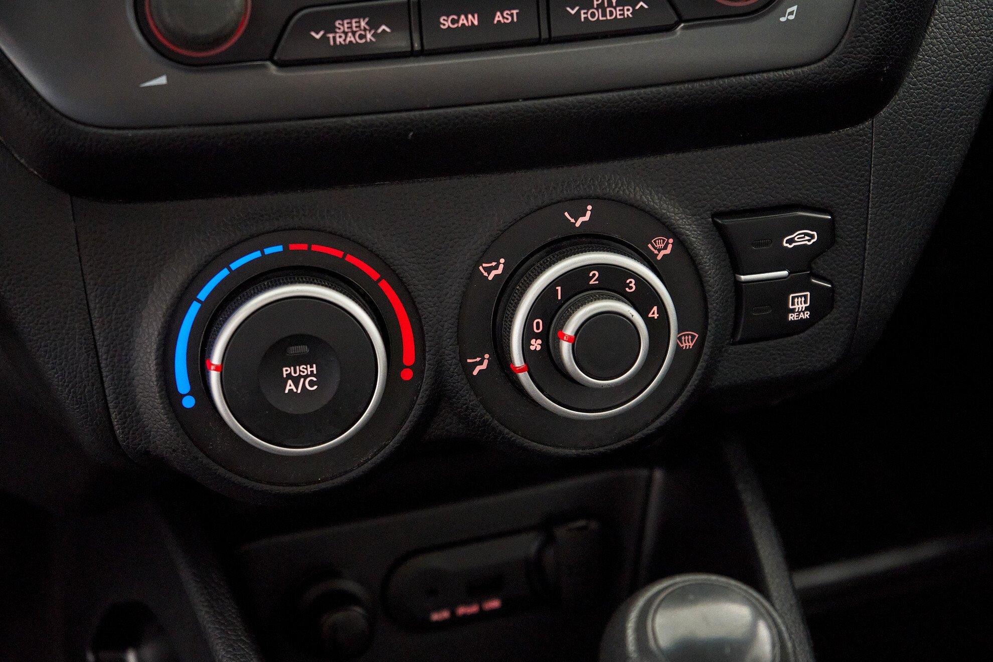 Kia Rio 2014, белый