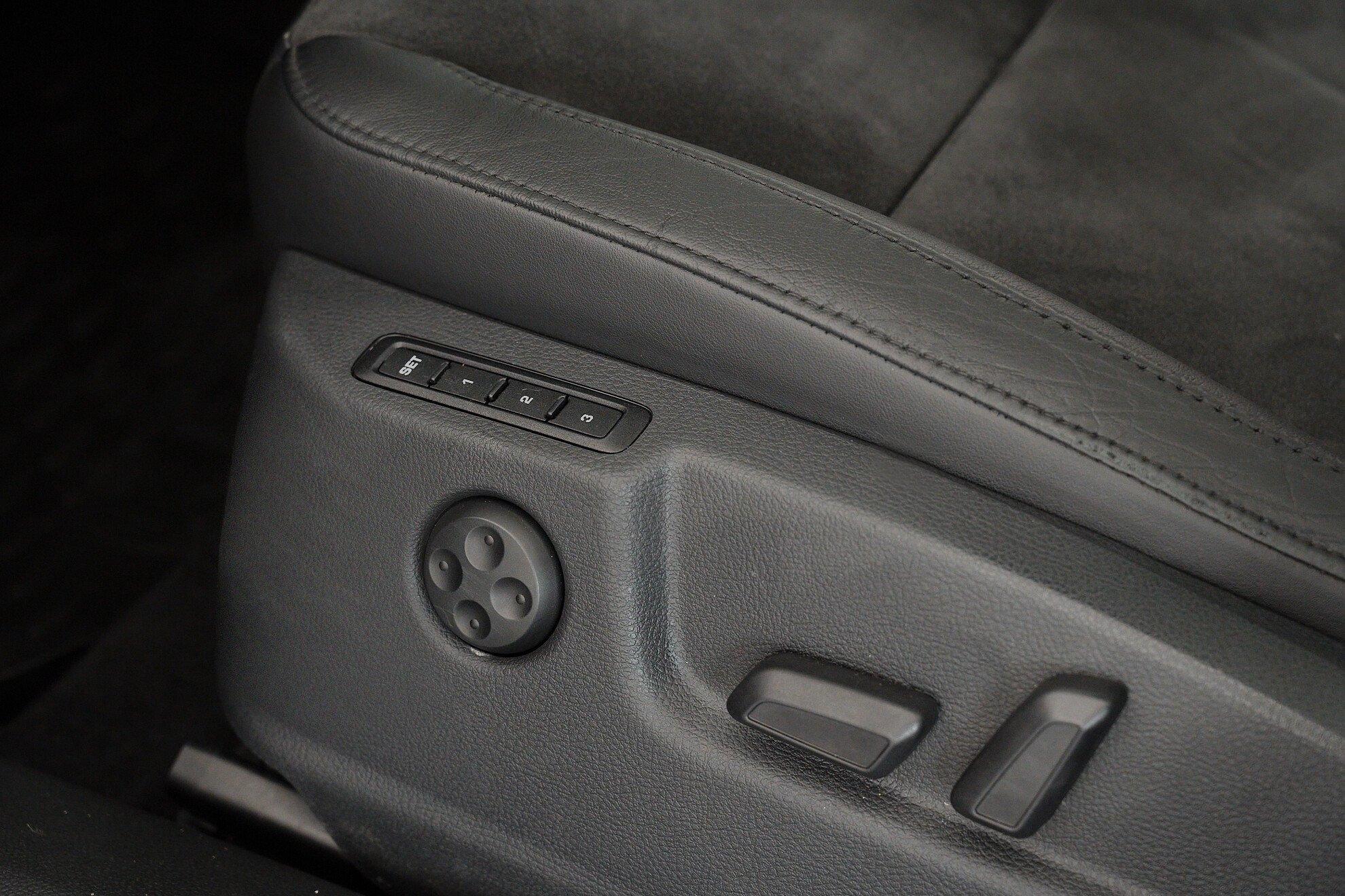 Skoda Superb 2011, черный