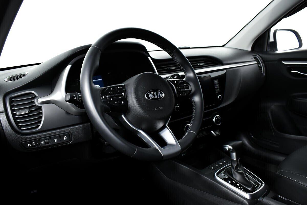 Kia Rio 2022, белый