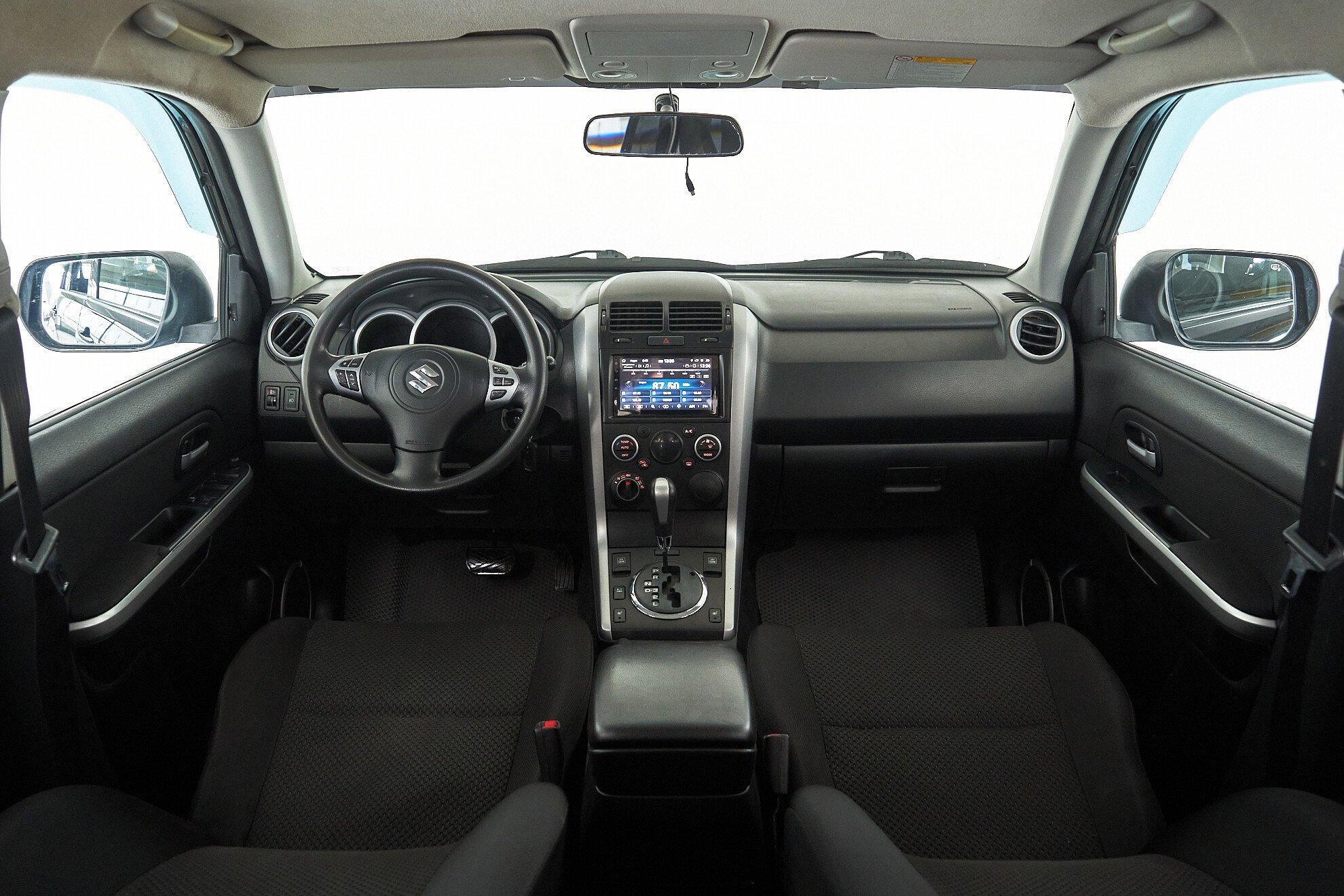 Suzuki Grand Vitara 2011, черный