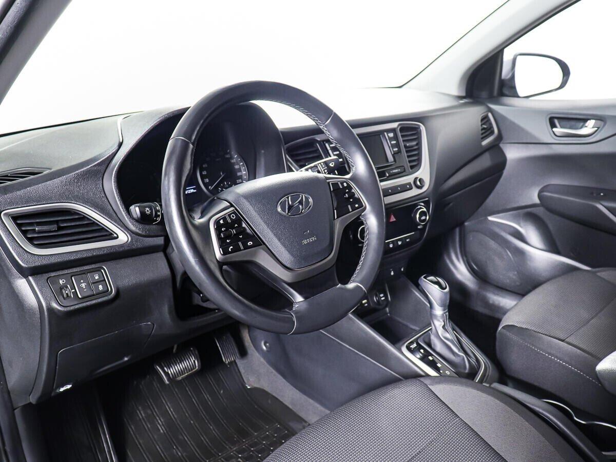 Hyundai Solaris 2019, серый