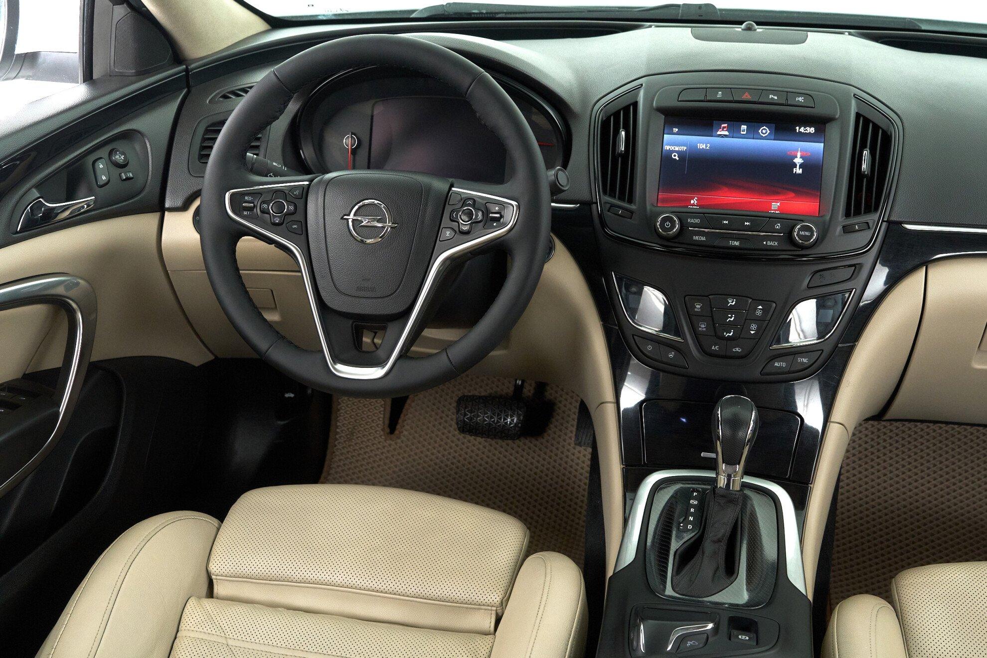 Opel Insignia 2014, белый