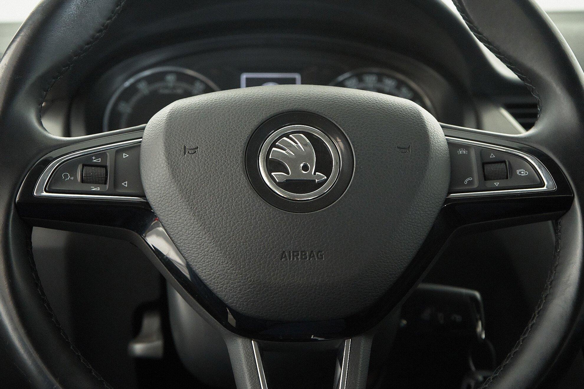 Skoda Rapid 2017, синий