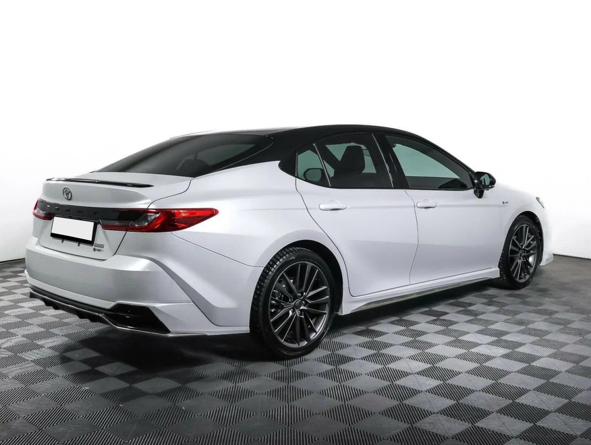 Toyota Camry 2024, белый
