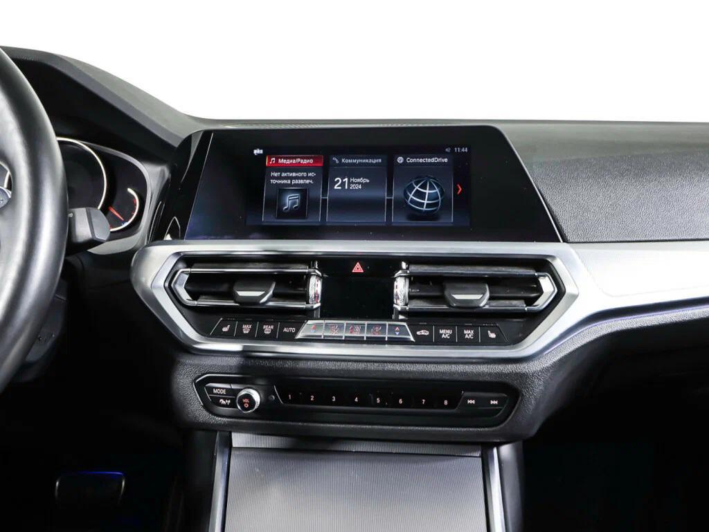 BMW 3 серии 2020, серый
