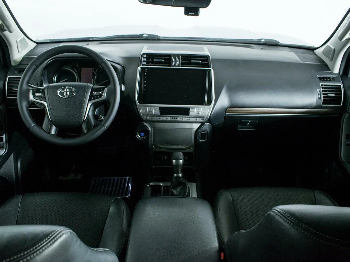 Toyota Land Cruiser Prado 2018, черный