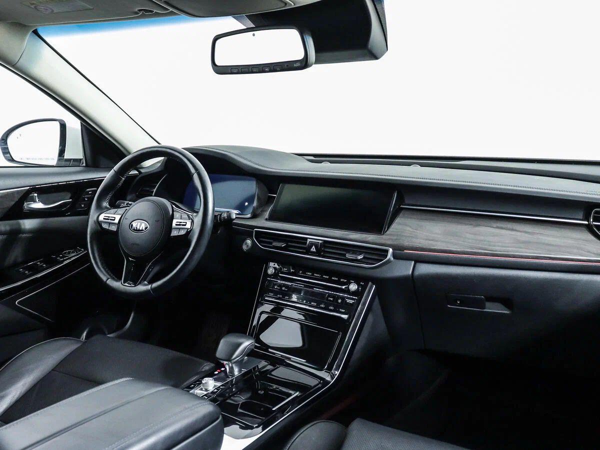 Kia K7 2019, белый