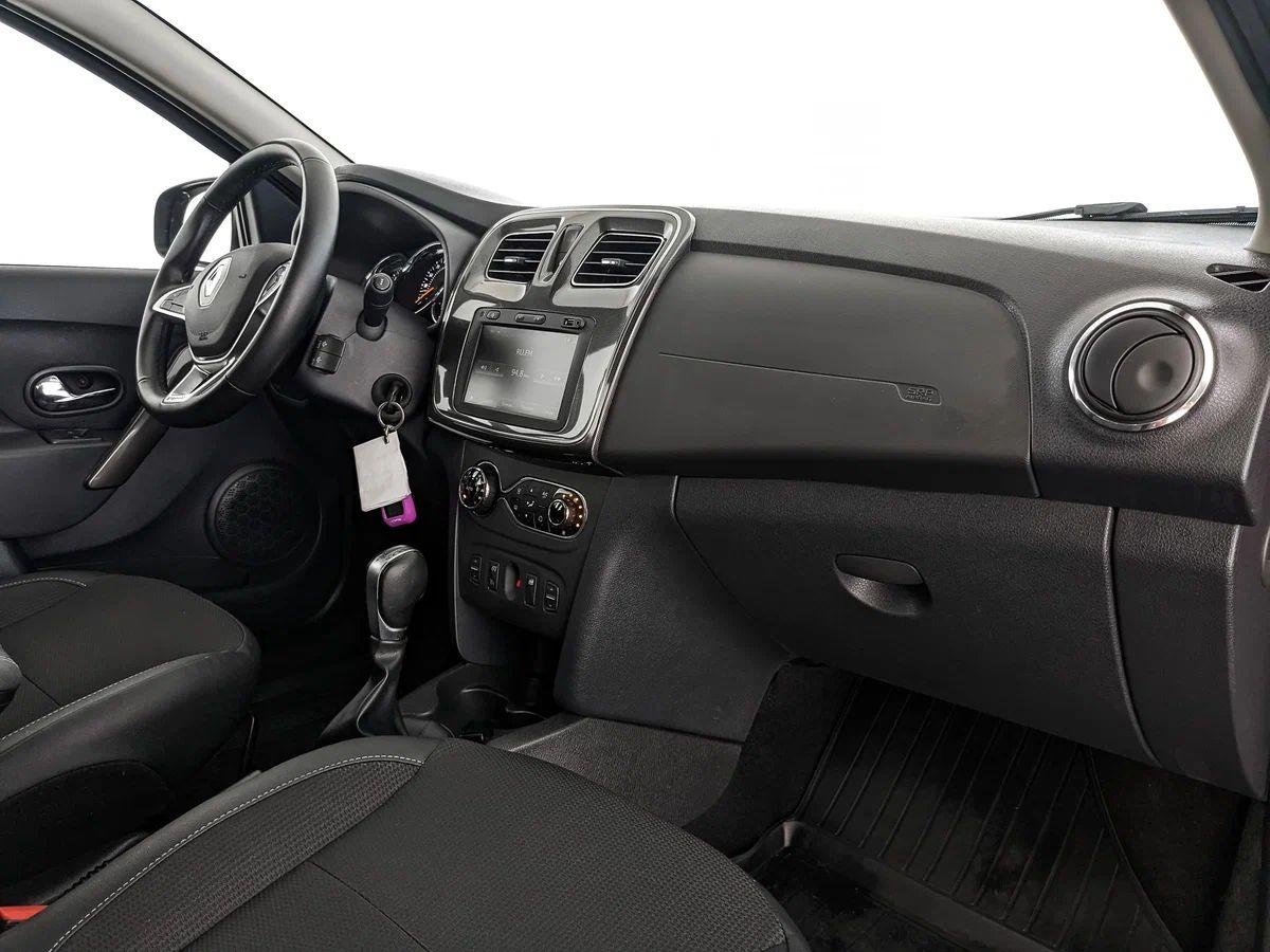 Renault Sandero 2019, красный